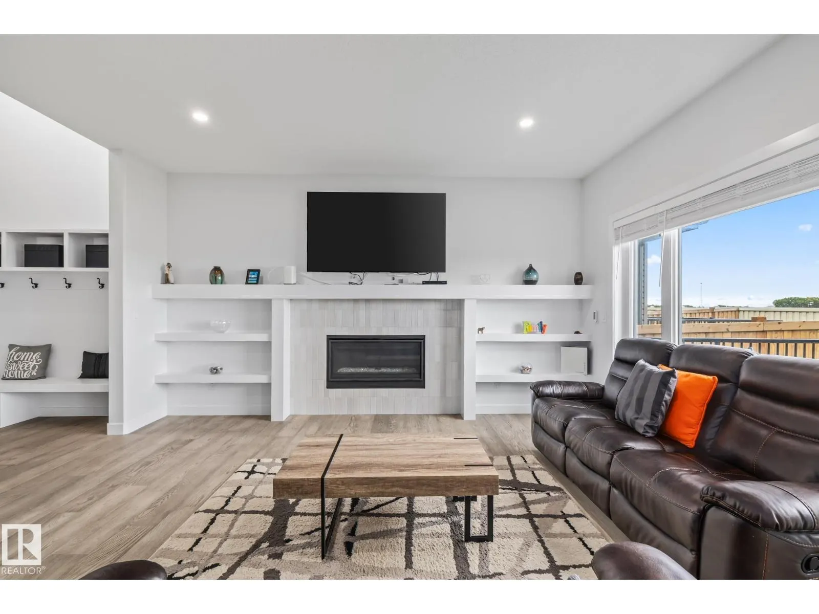 34 EDGEFIELD WY
