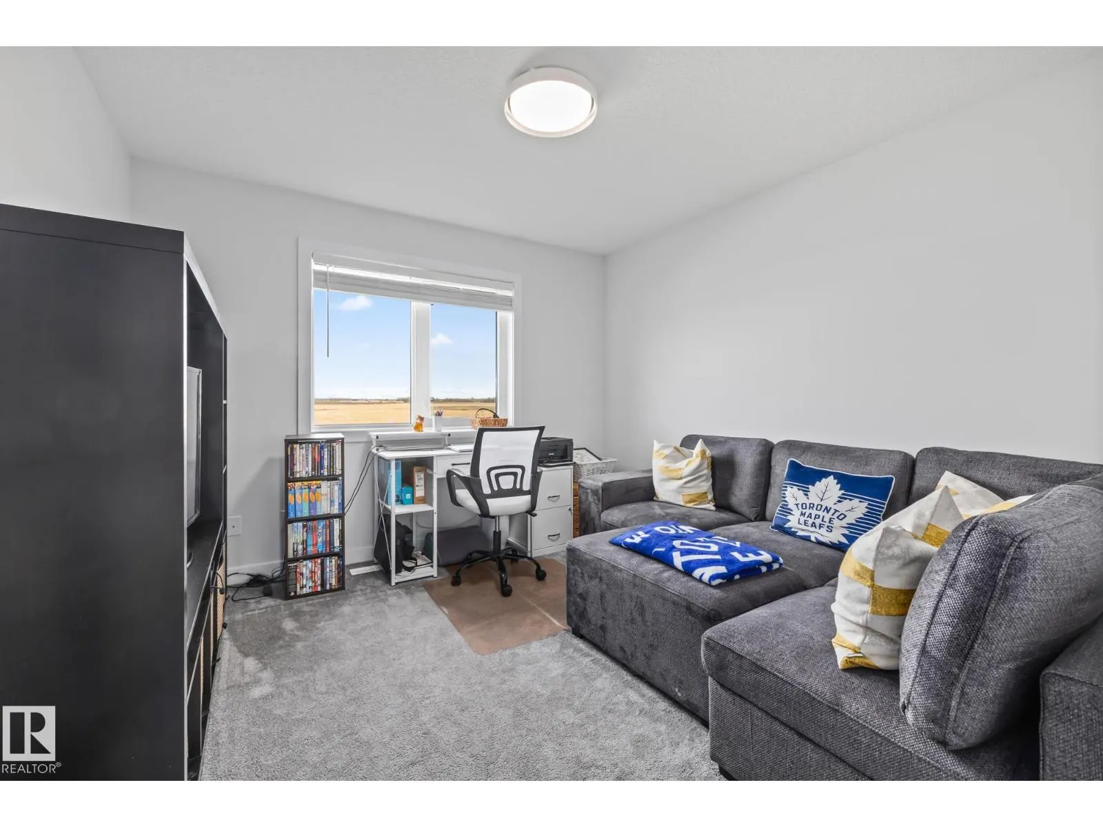 34 EDGEFIELD WY