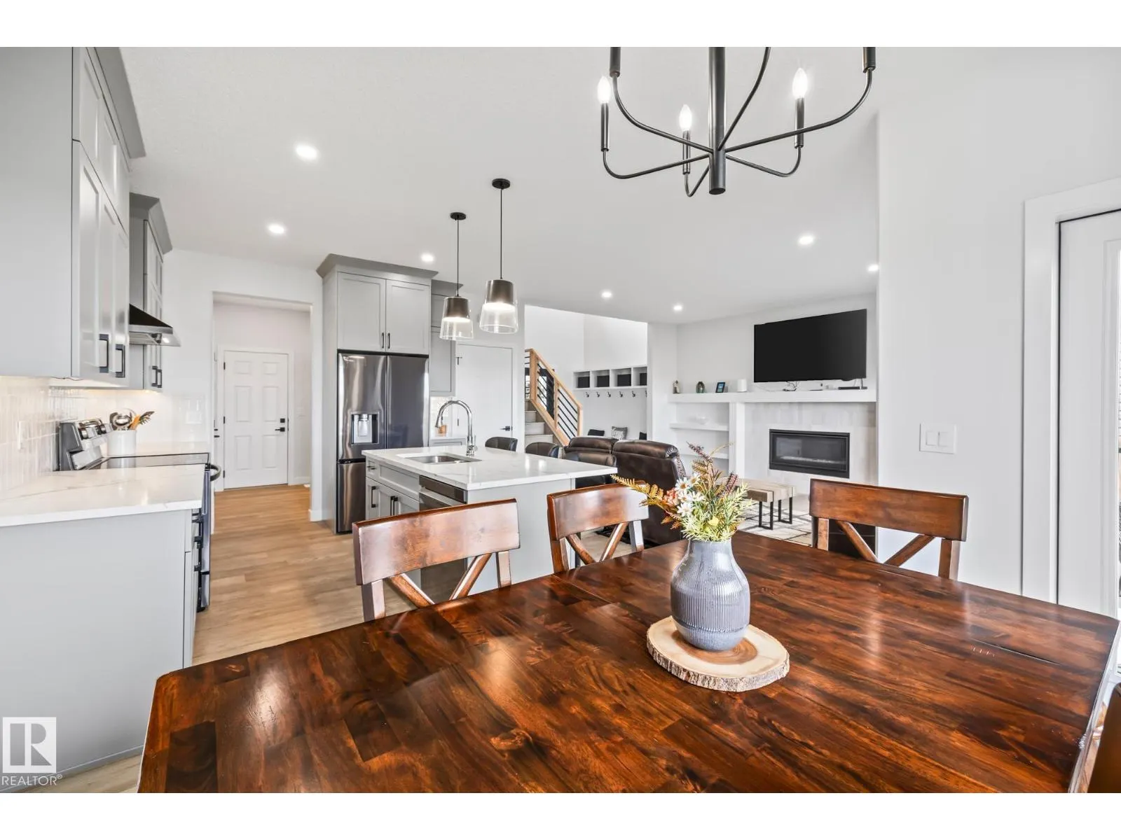 34 EDGEFIELD WY