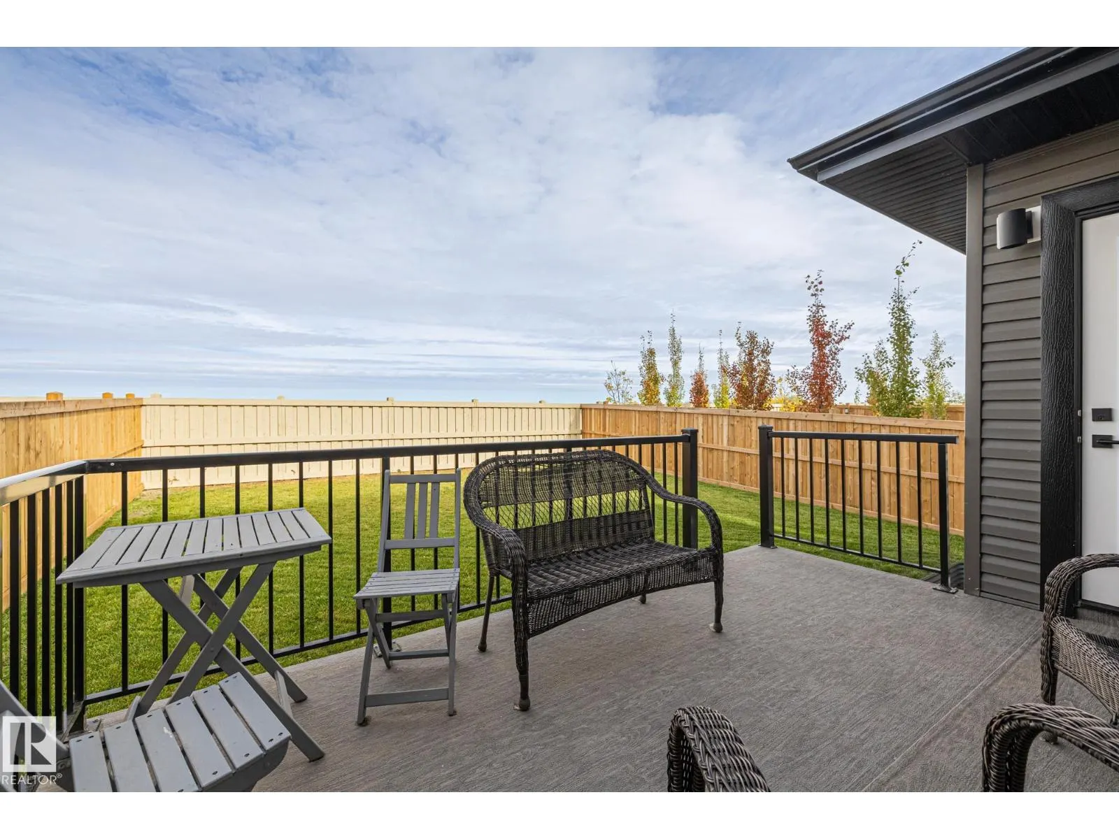 34 EDGEFIELD WY