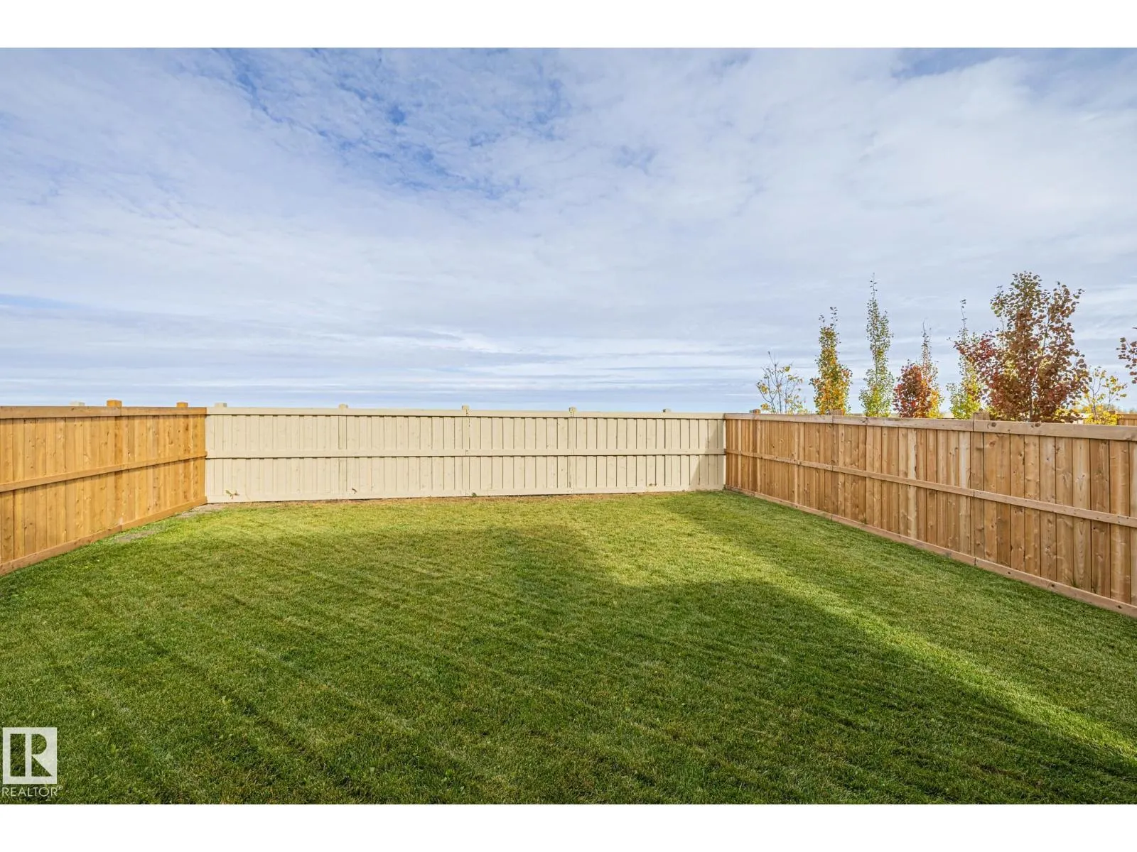 34 EDGEFIELD WY