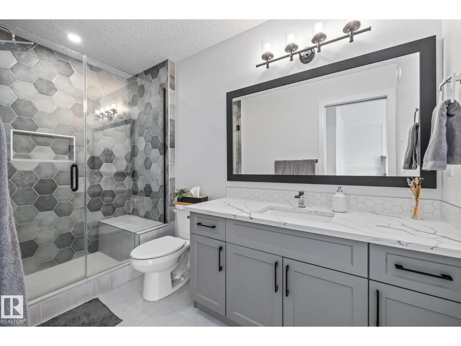 34 EDGEFIELD WY