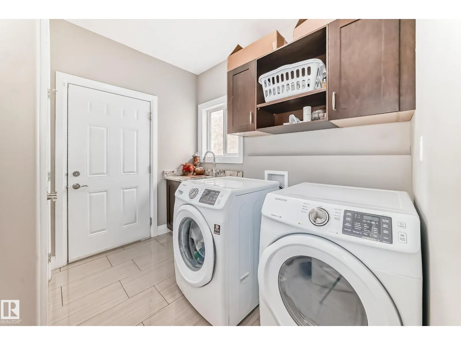 16756 61 ST NW