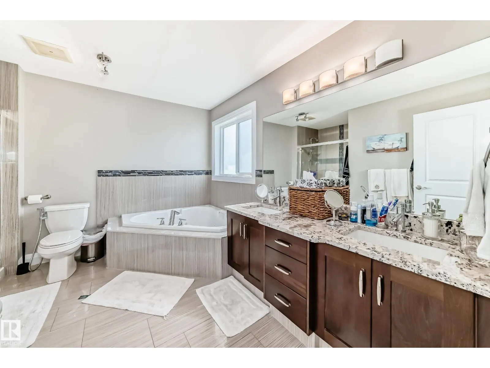 16756 61 ST NW