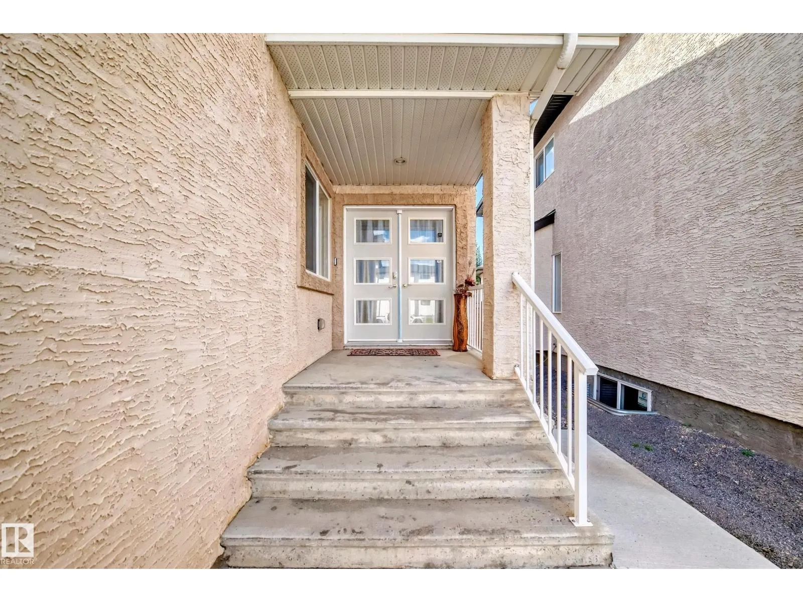 16756 61 ST NW