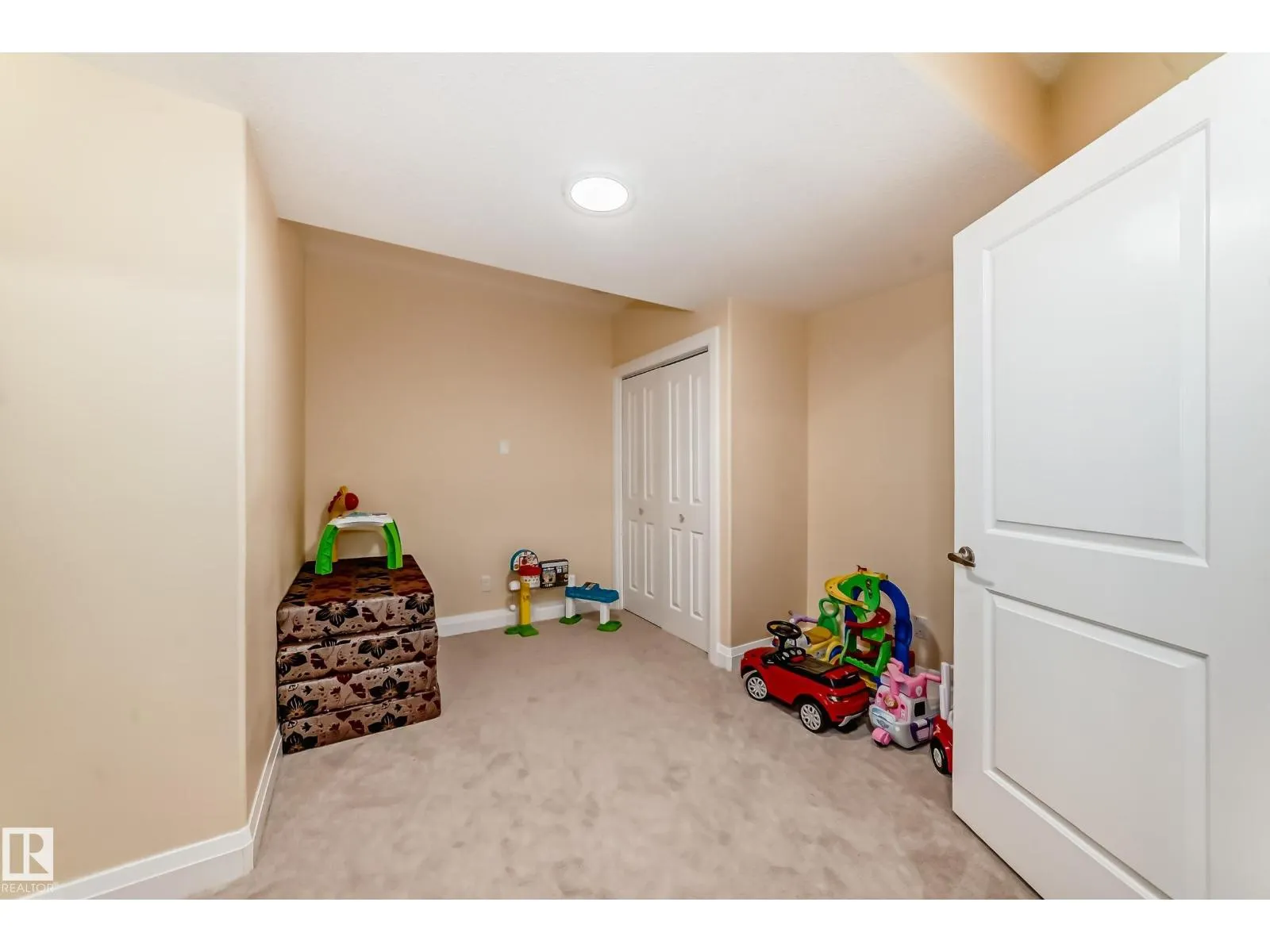 16756 61 ST NW