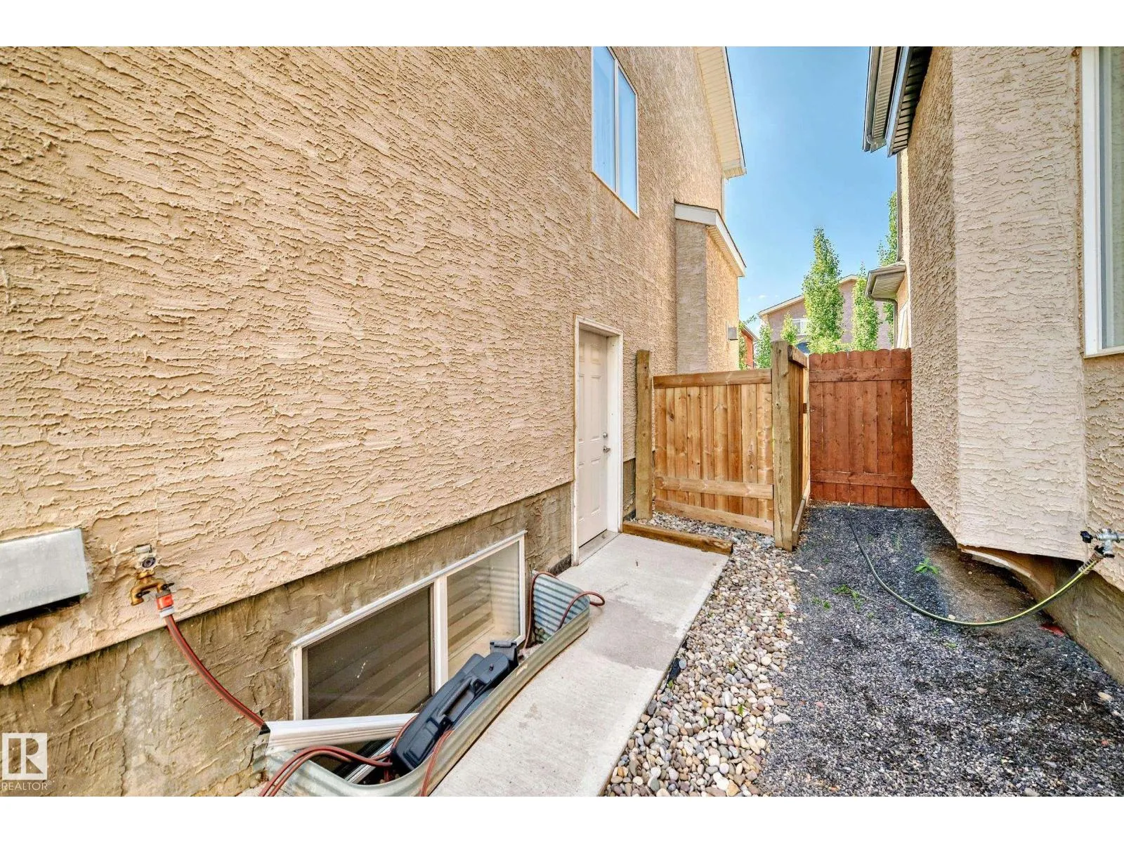 16756 61 ST NW