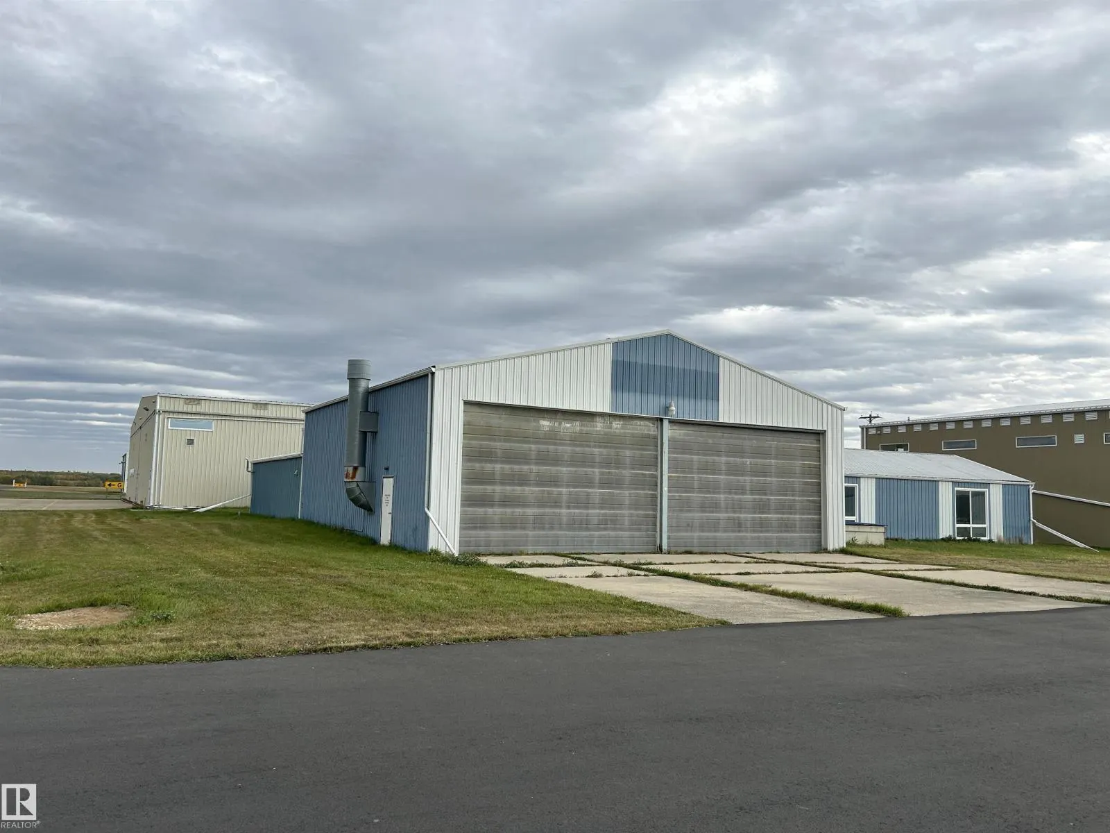 #61 51401 RGE ROAD 221