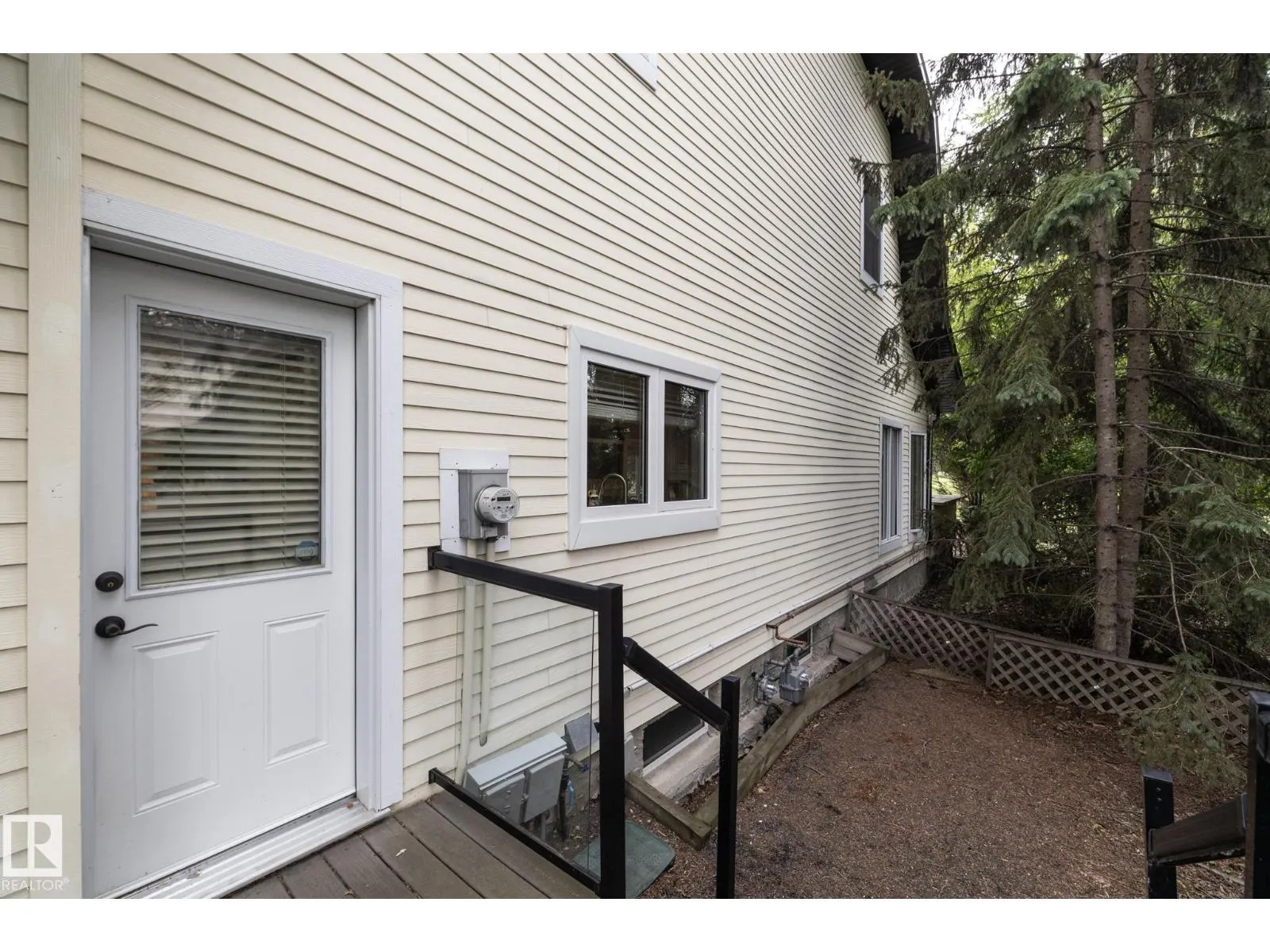 63 FAIRWAY DR NW