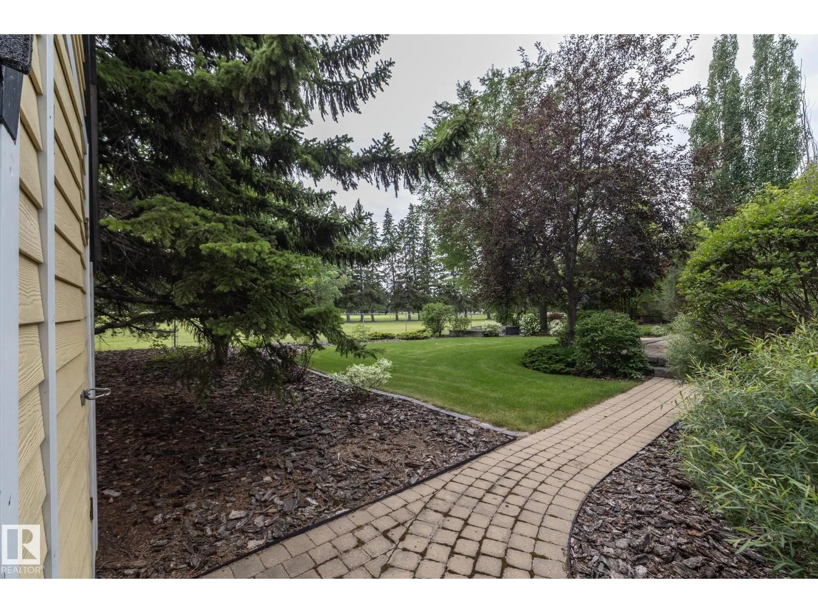 63 FAIRWAY DR NW