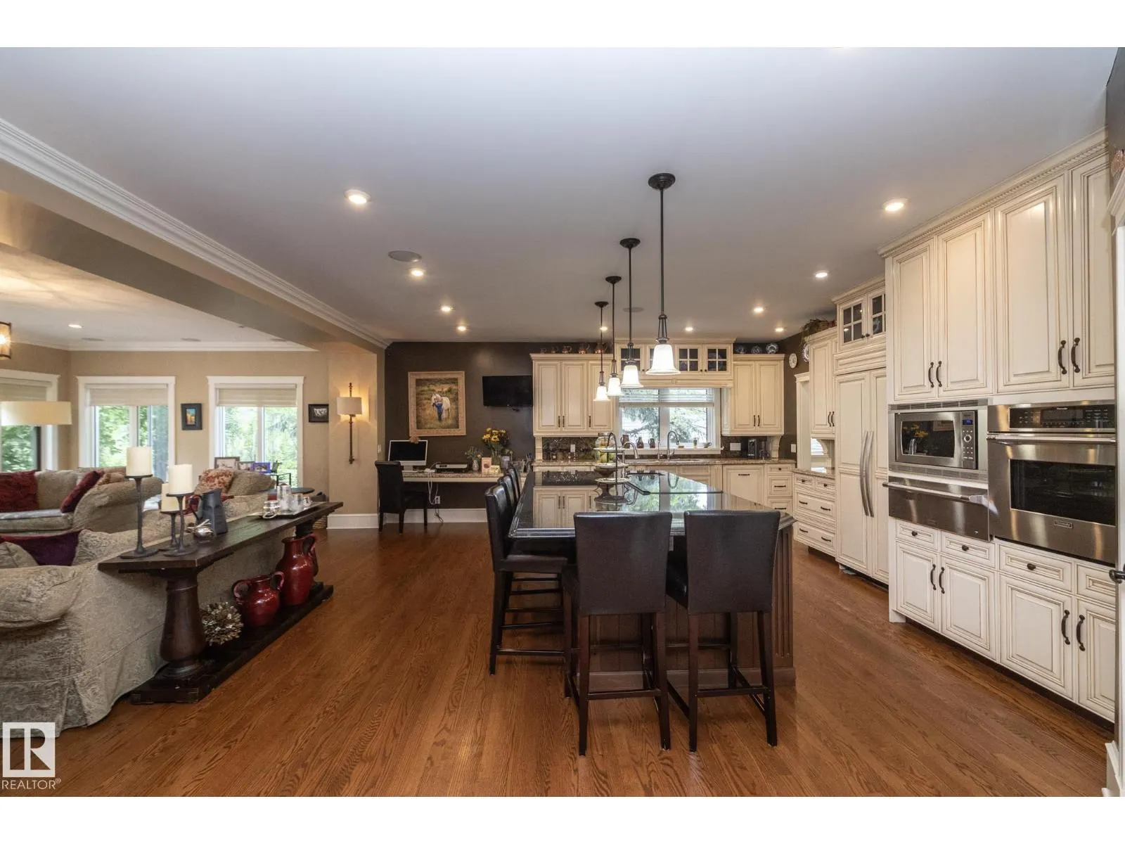 63 FAIRWAY DR NW