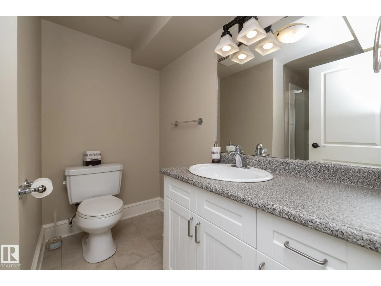 63 FAIRWAY DR NW