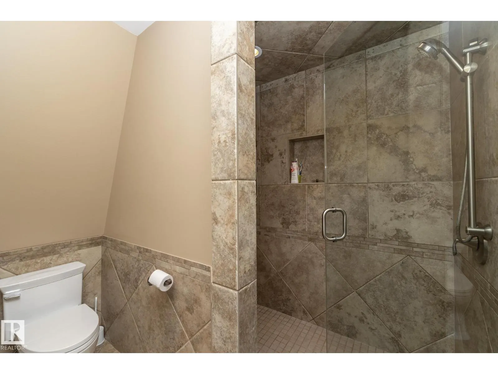 63 FAIRWAY DR NW