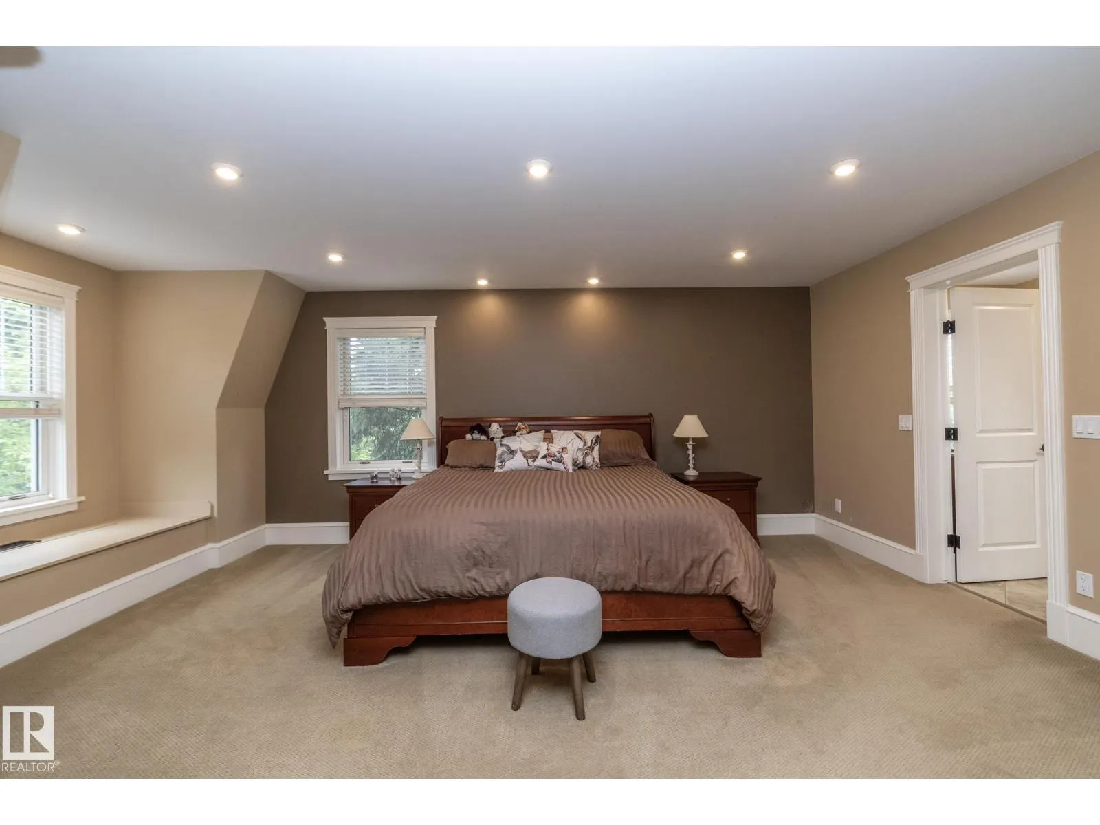 63 FAIRWAY DR NW