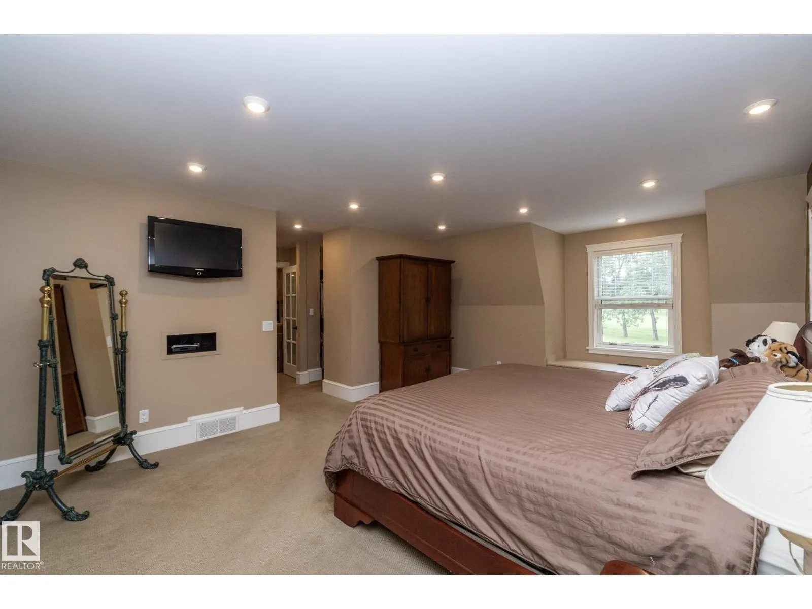 63 FAIRWAY DR NW