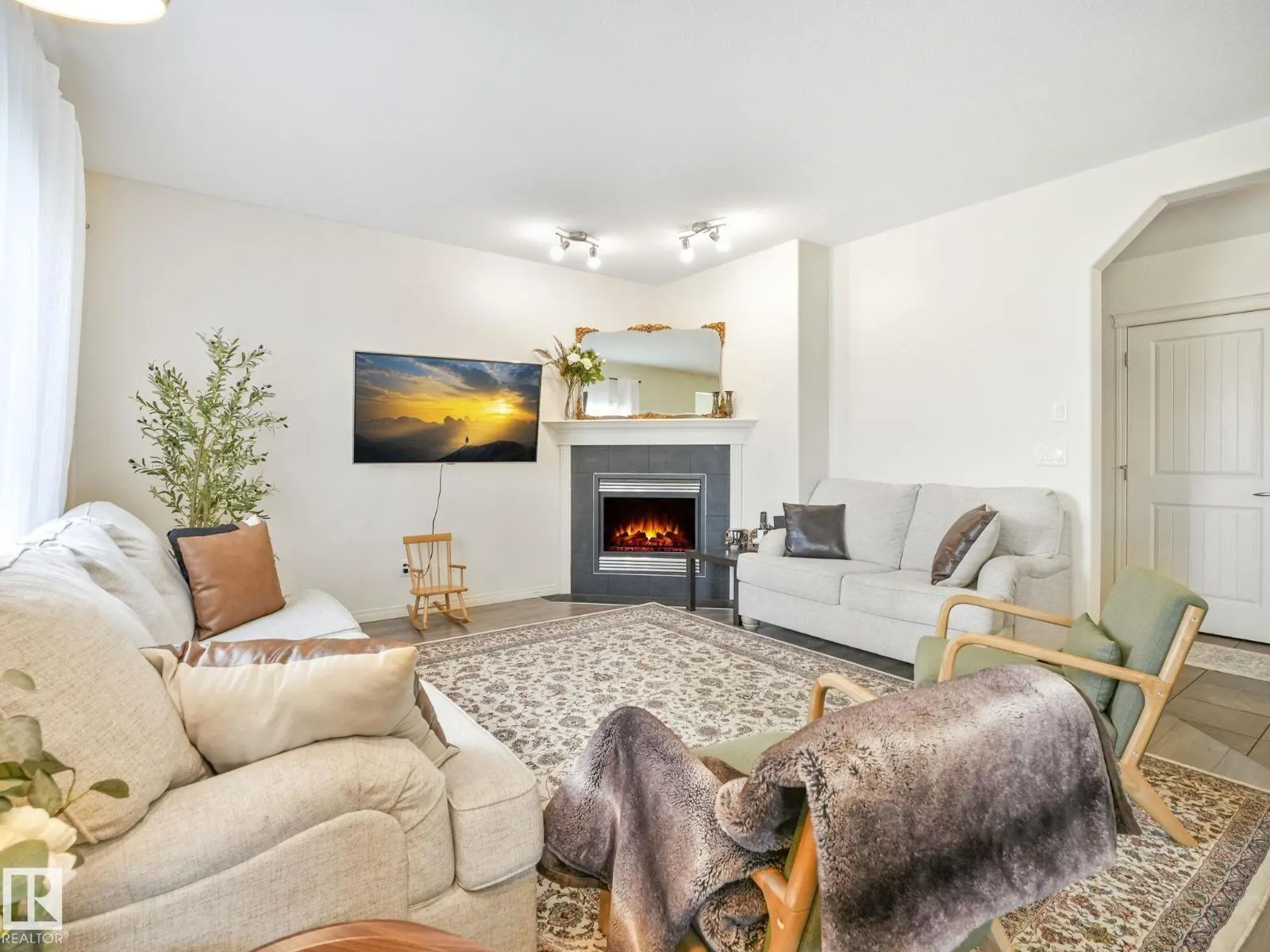 1250 McAllister WY SW