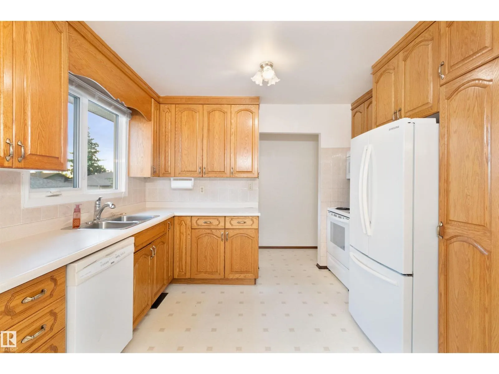 13015 81 ST NW