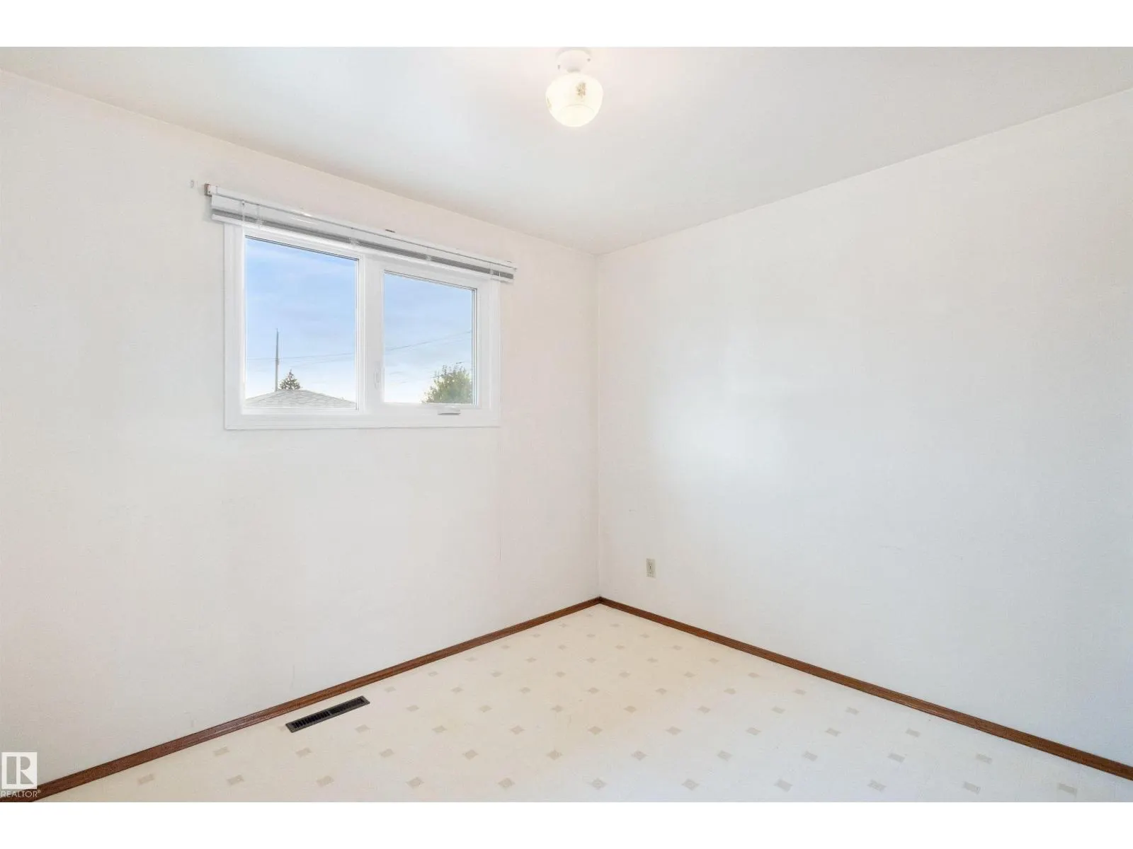 13015 81 ST NW