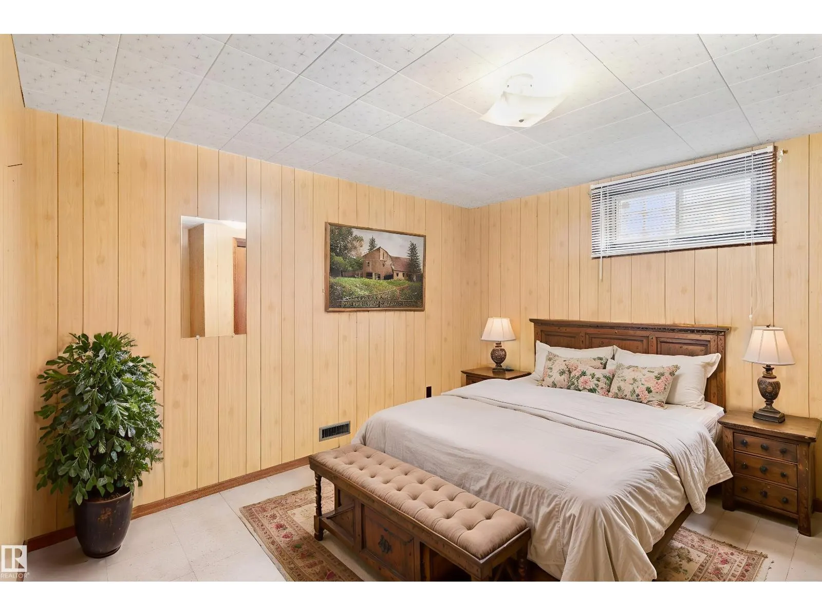13015 81 ST NW