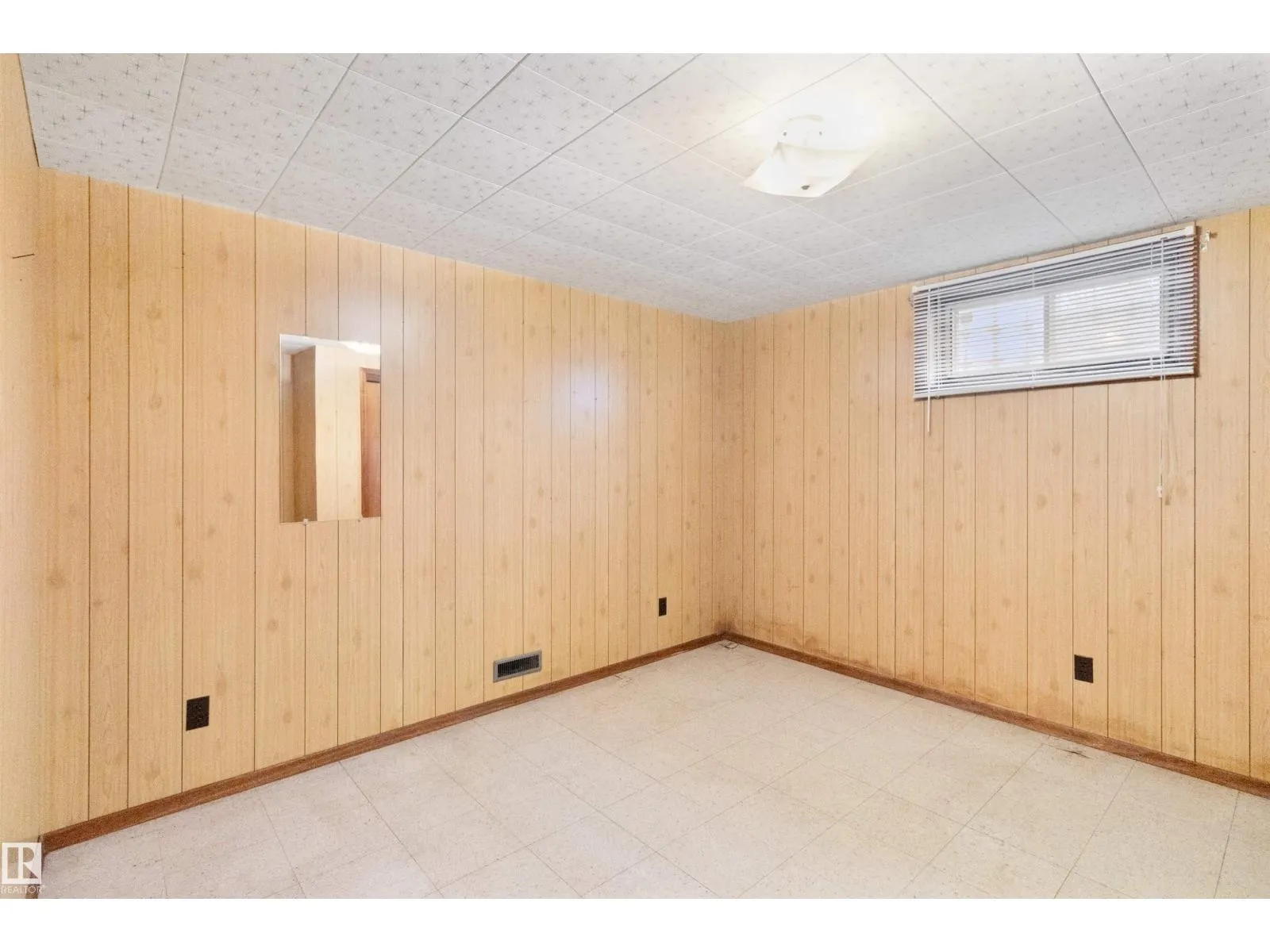 13015 81 ST NW