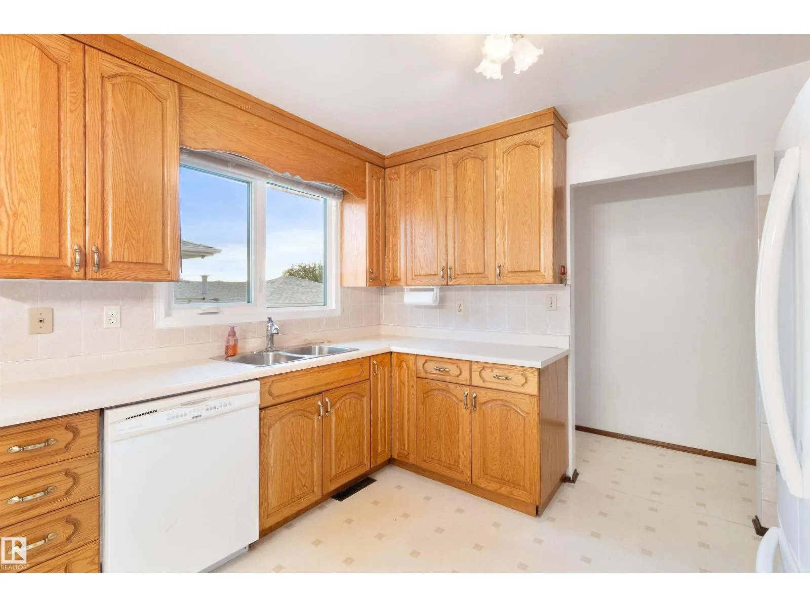 13015 81 ST NW