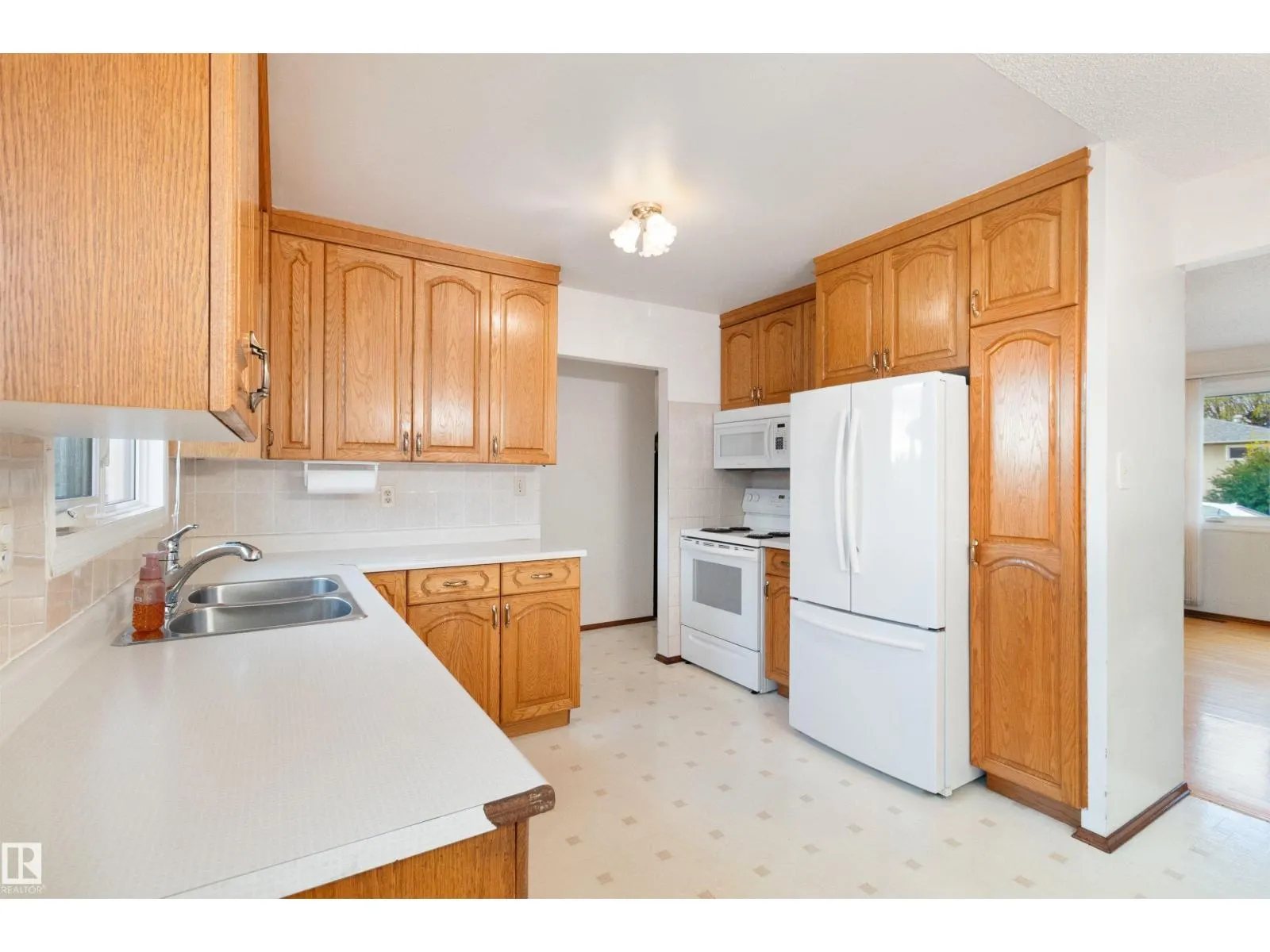 13015 81 ST NW