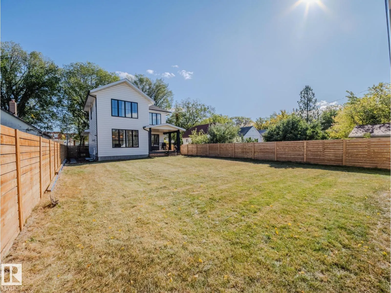 11618 87 ST NW