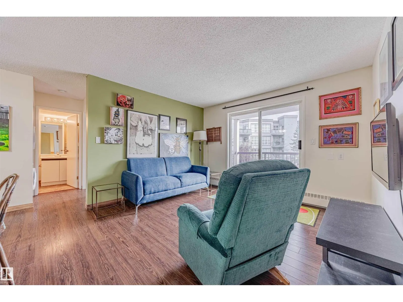 #366 10520 120 ST NW