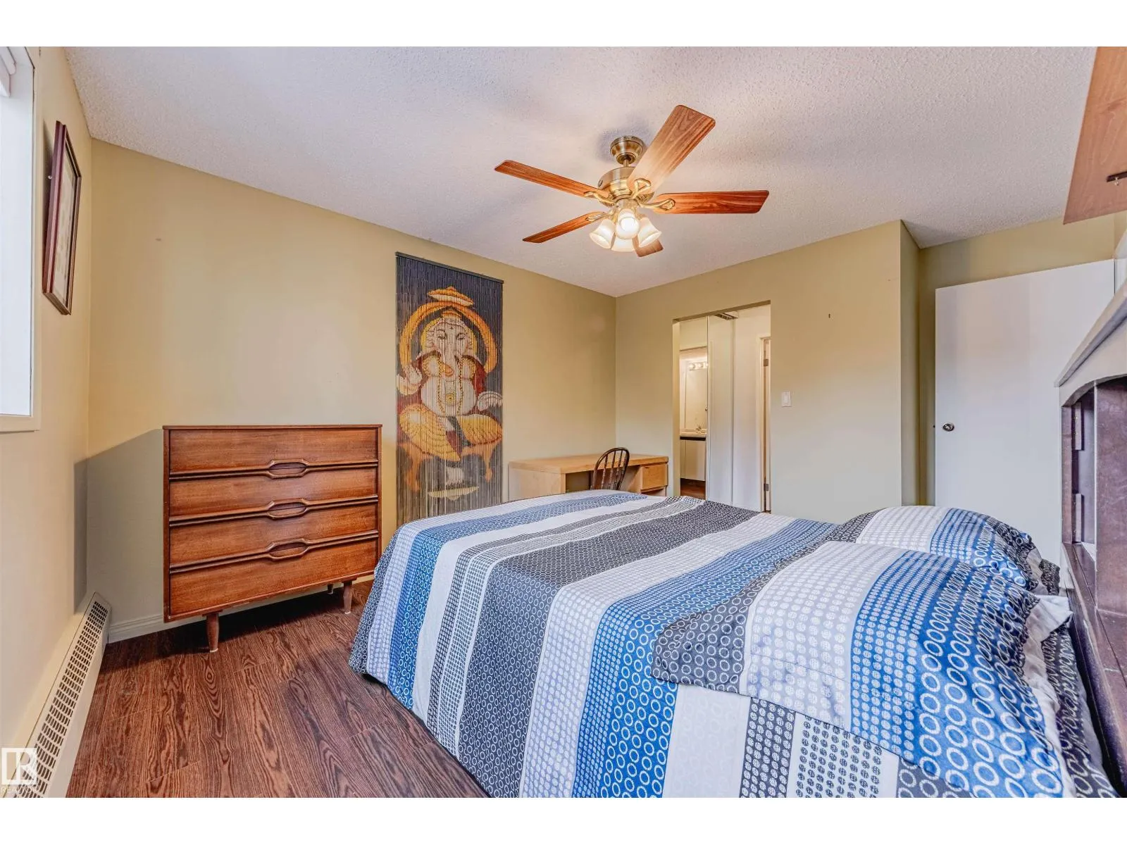#366 10520 120 ST NW