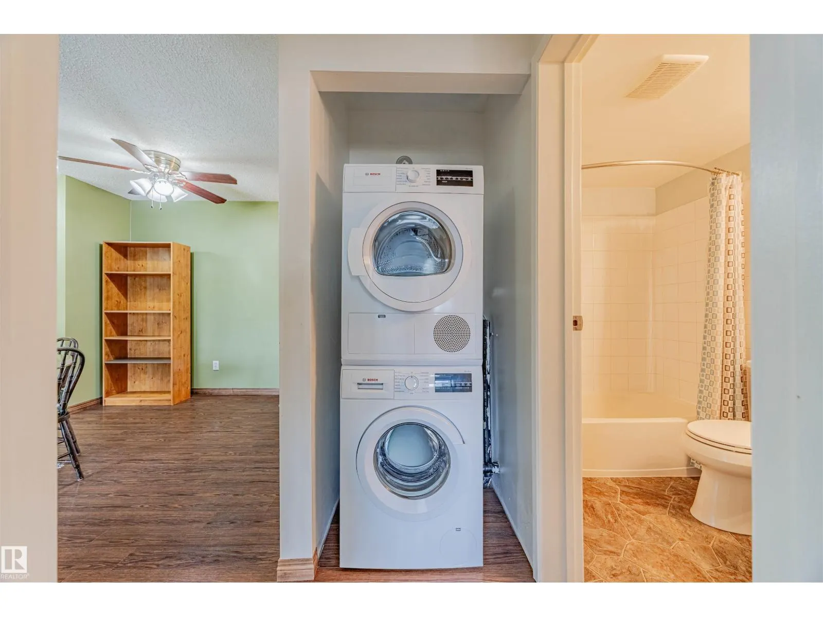 #366 10520 120 ST NW