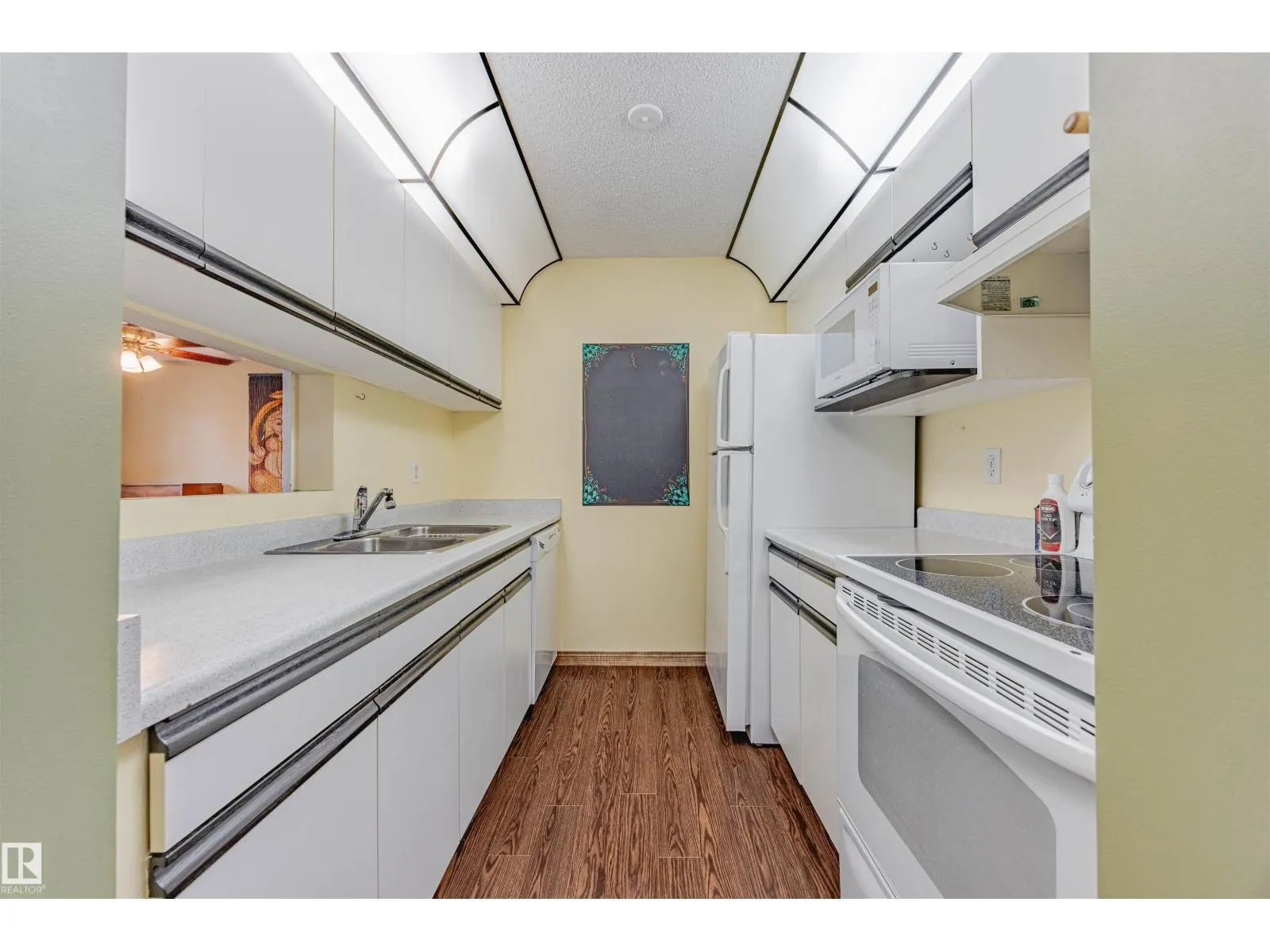 #366 10520 120 ST NW