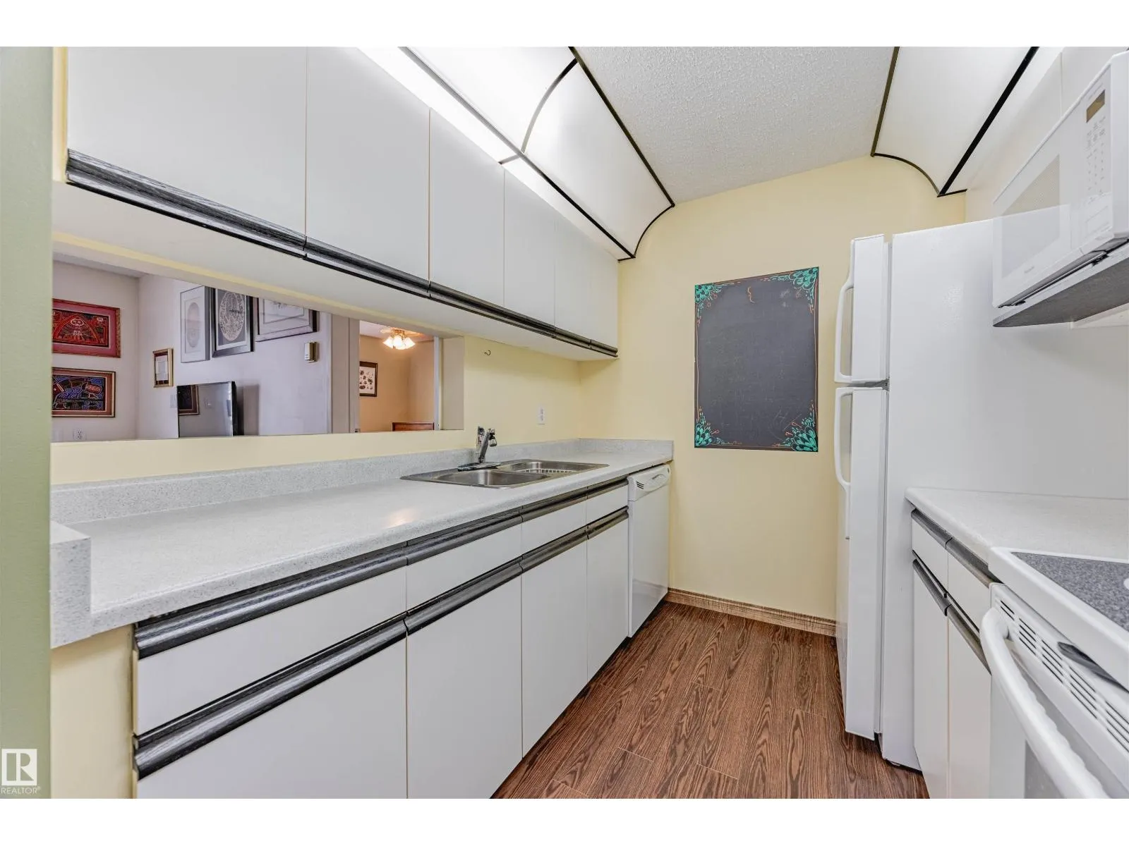 #366 10520 120 ST NW