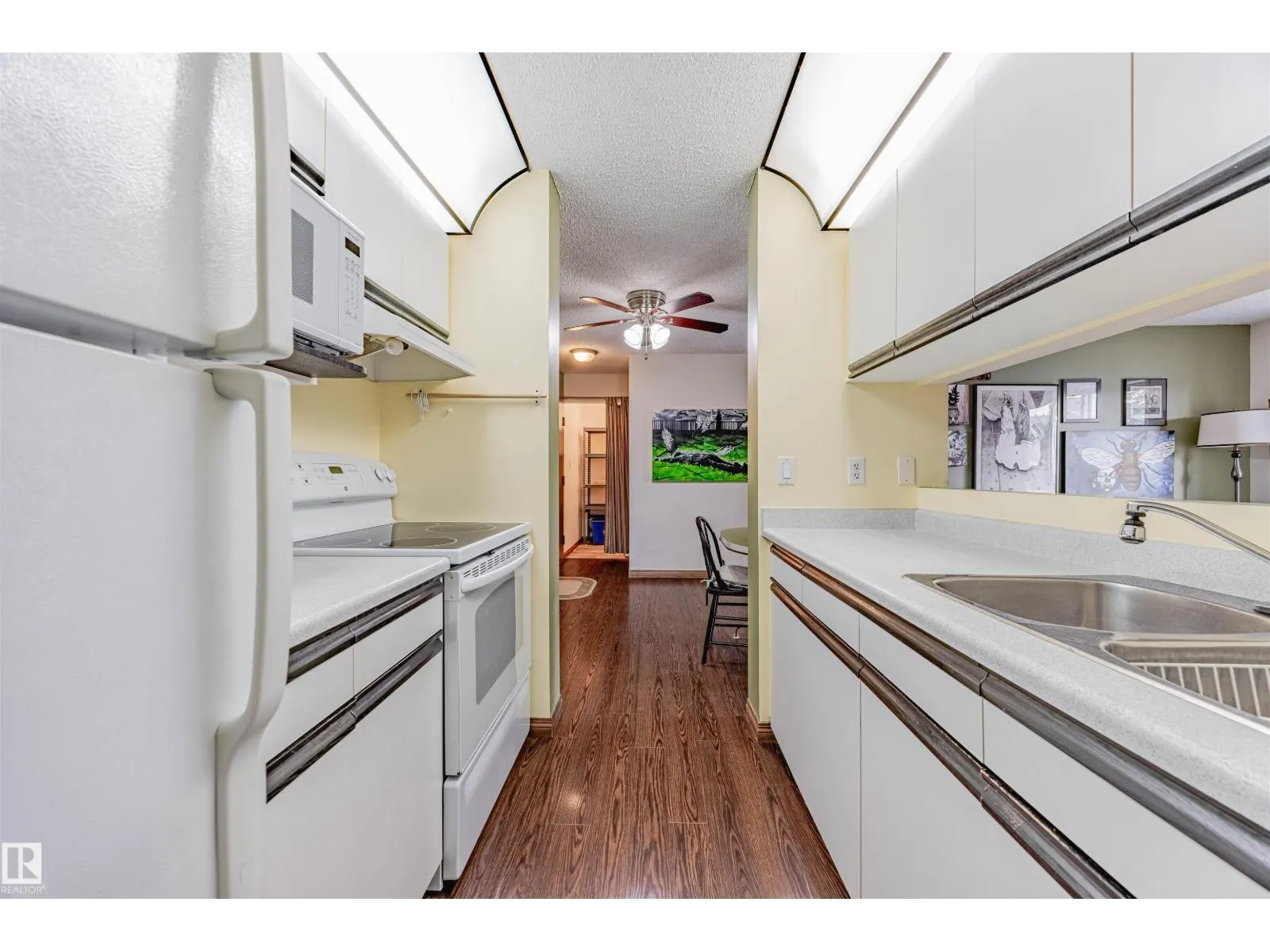 #366 10520 120 ST NW