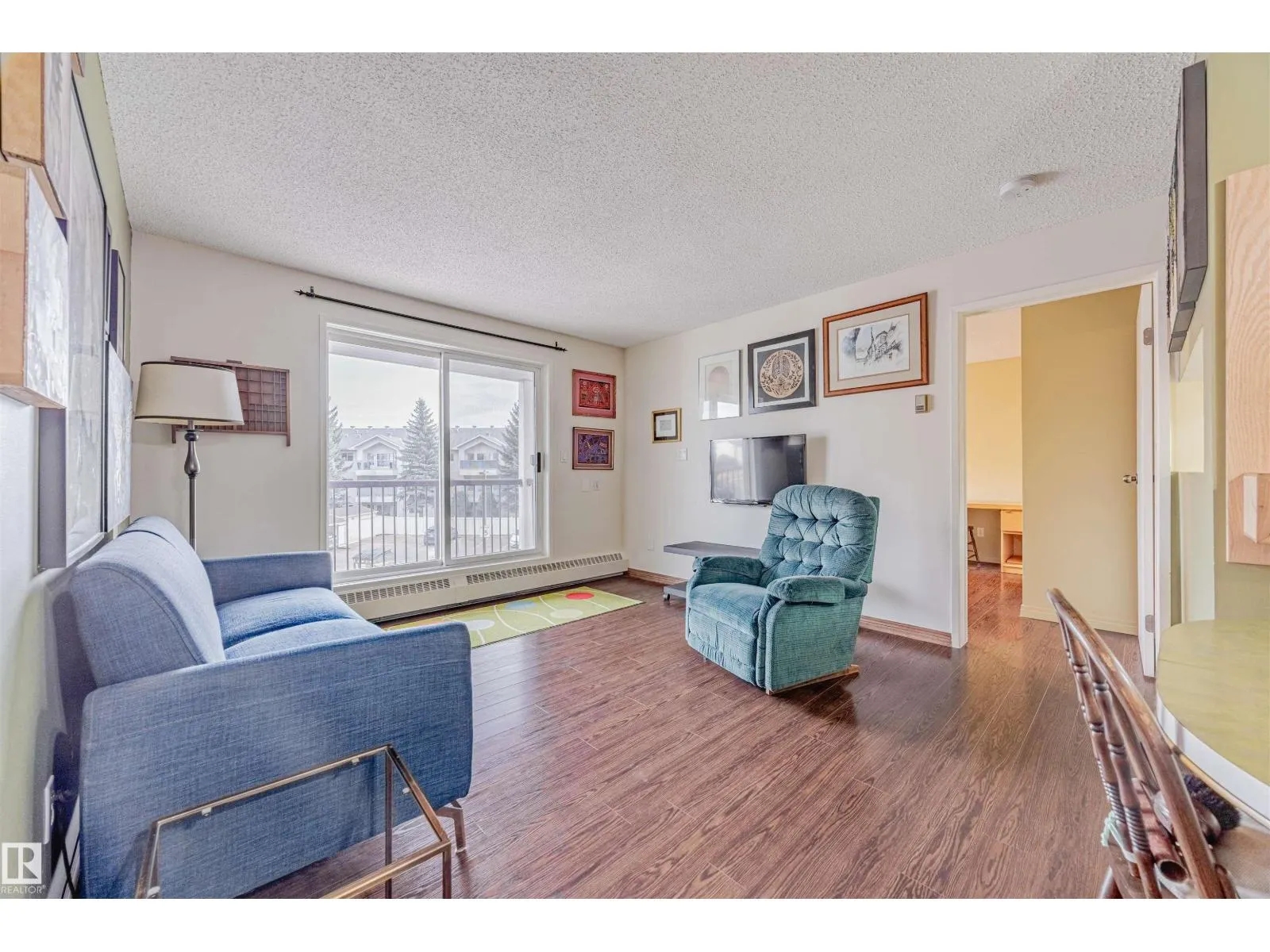 #366 10520 120 ST NW