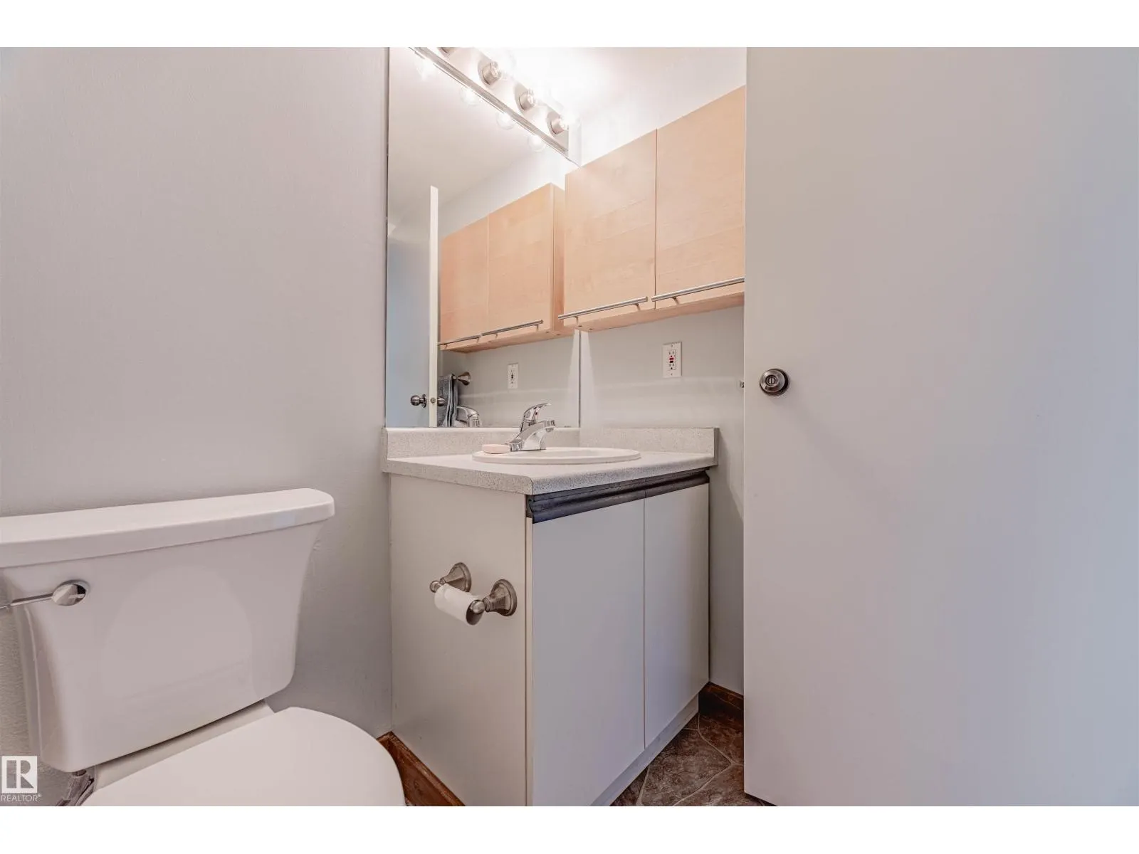 #366 10520 120 ST NW