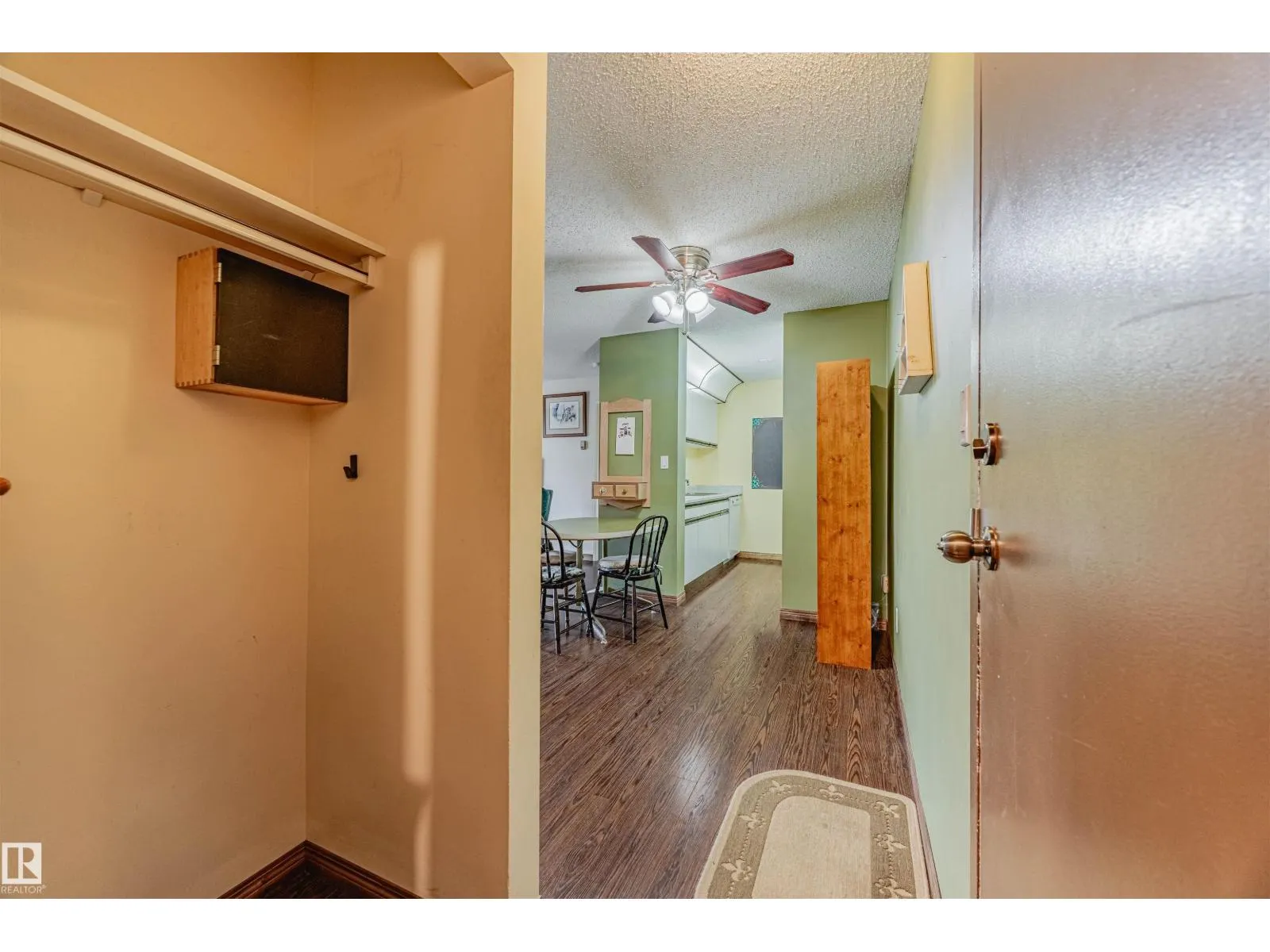 #366 10520 120 ST NW