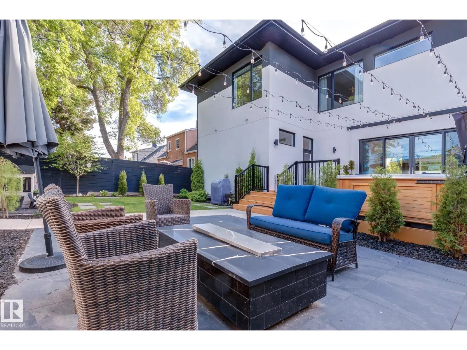 10979 122 ST NW