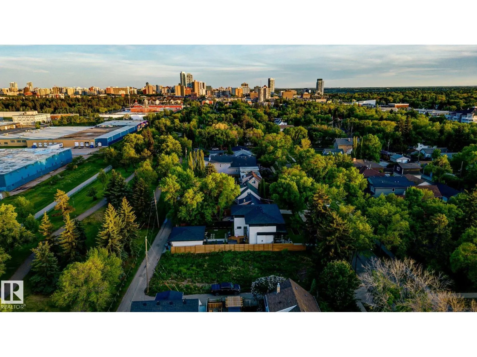 10979 122 ST NW