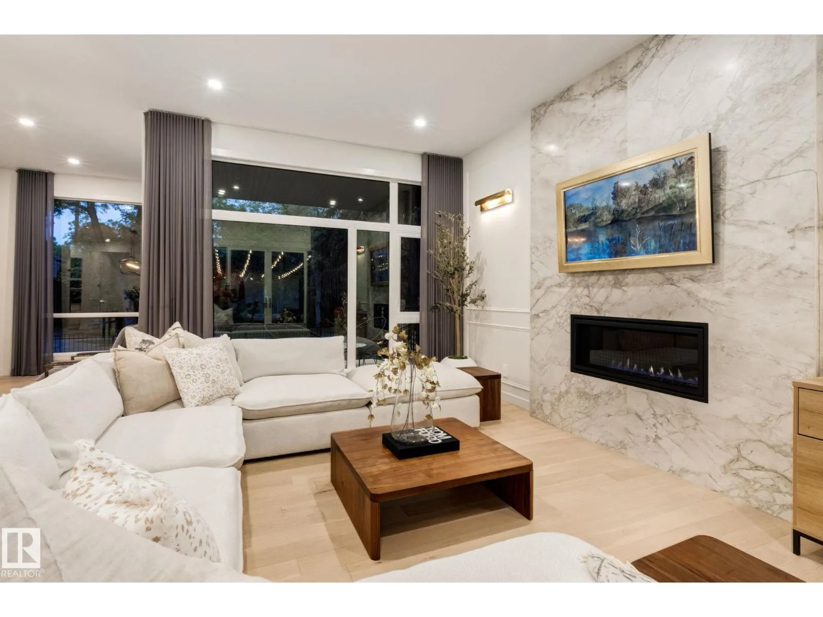 10979 122 ST NW