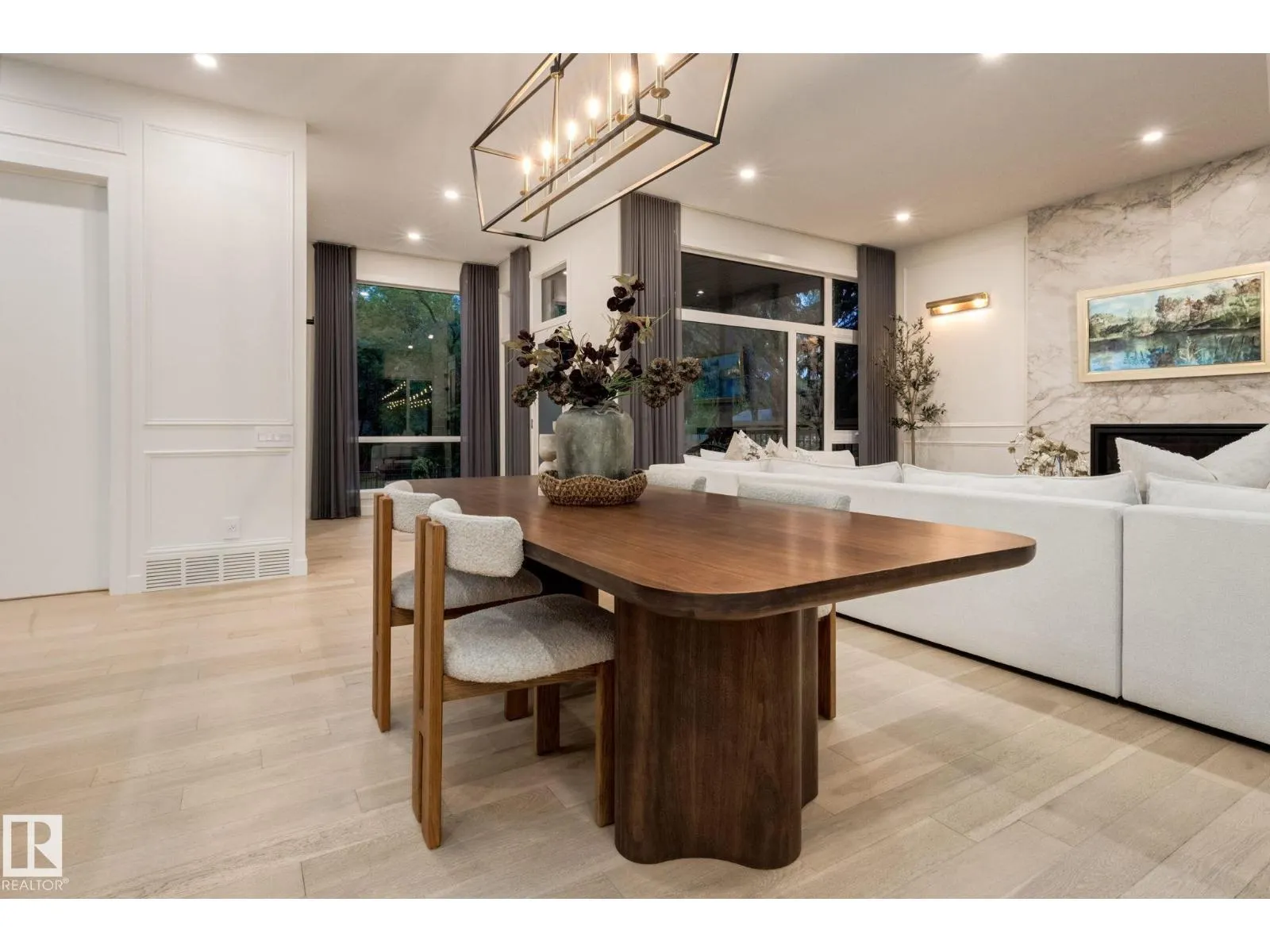 10979 122 ST NW