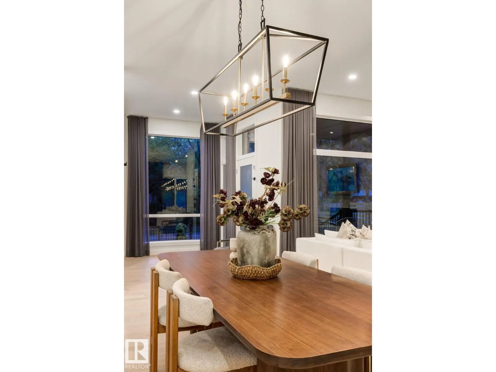 10979 122 ST NW