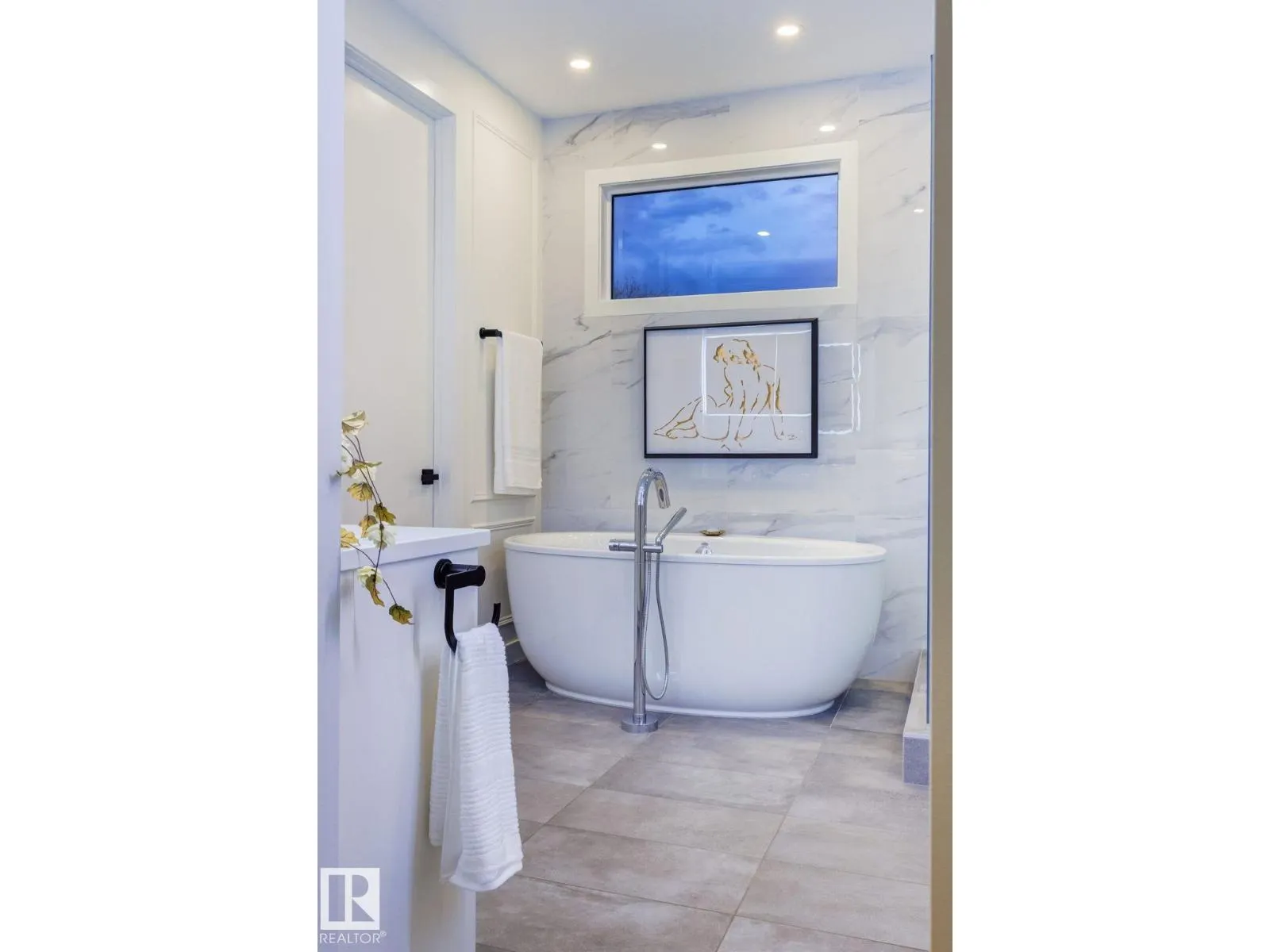 10979 122 ST NW