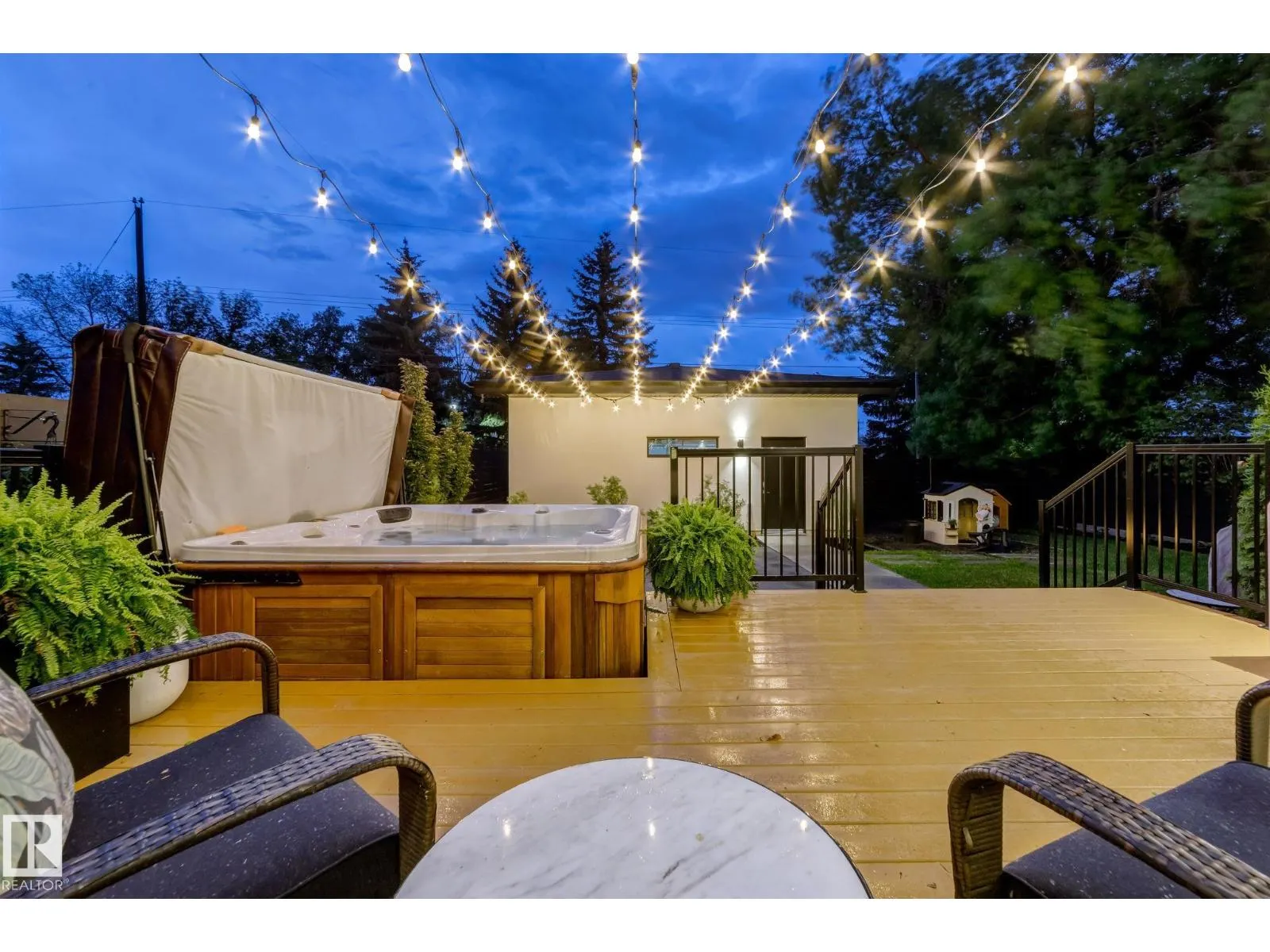 10979 122 ST NW