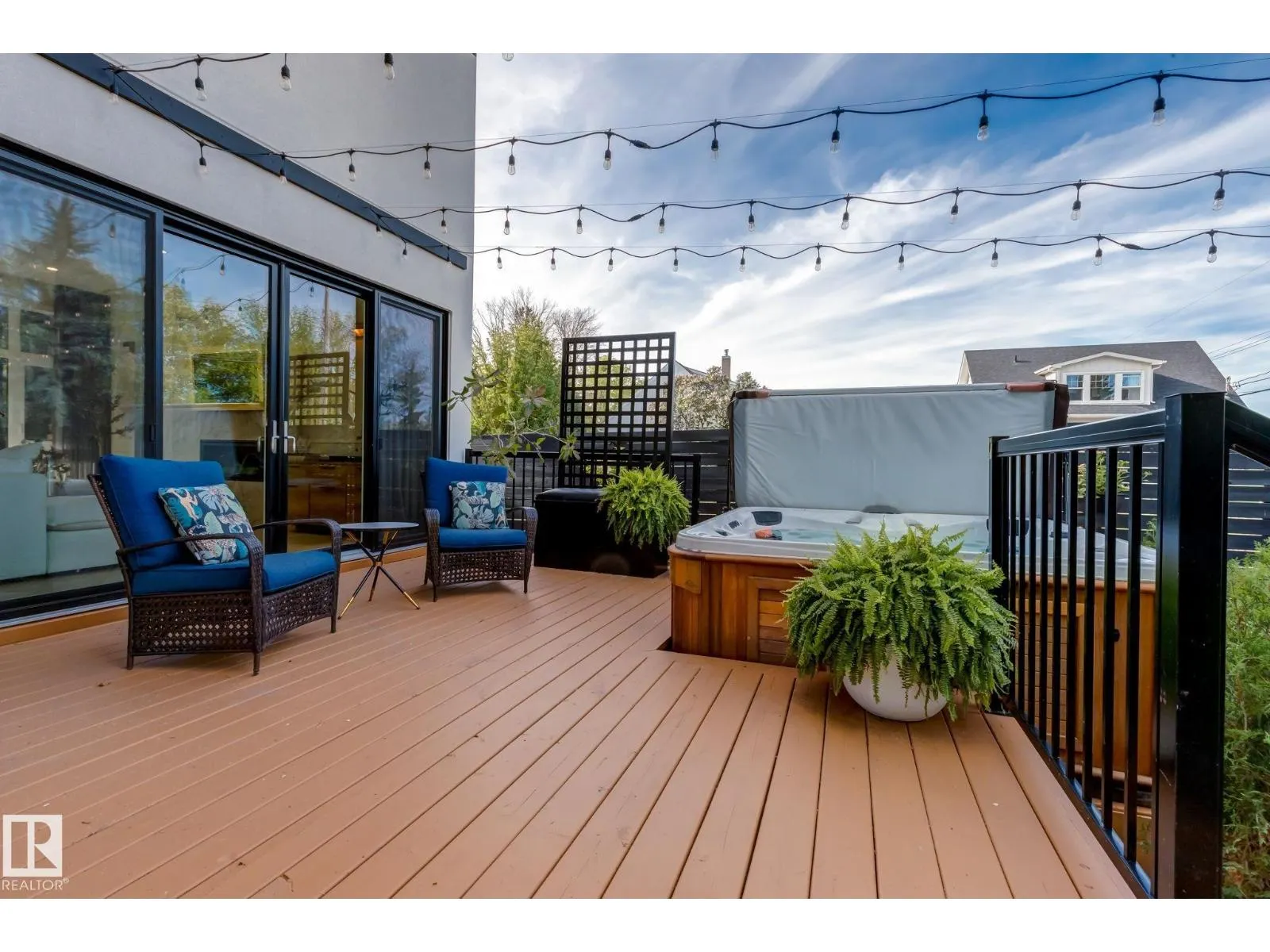 10979 122 ST NW
