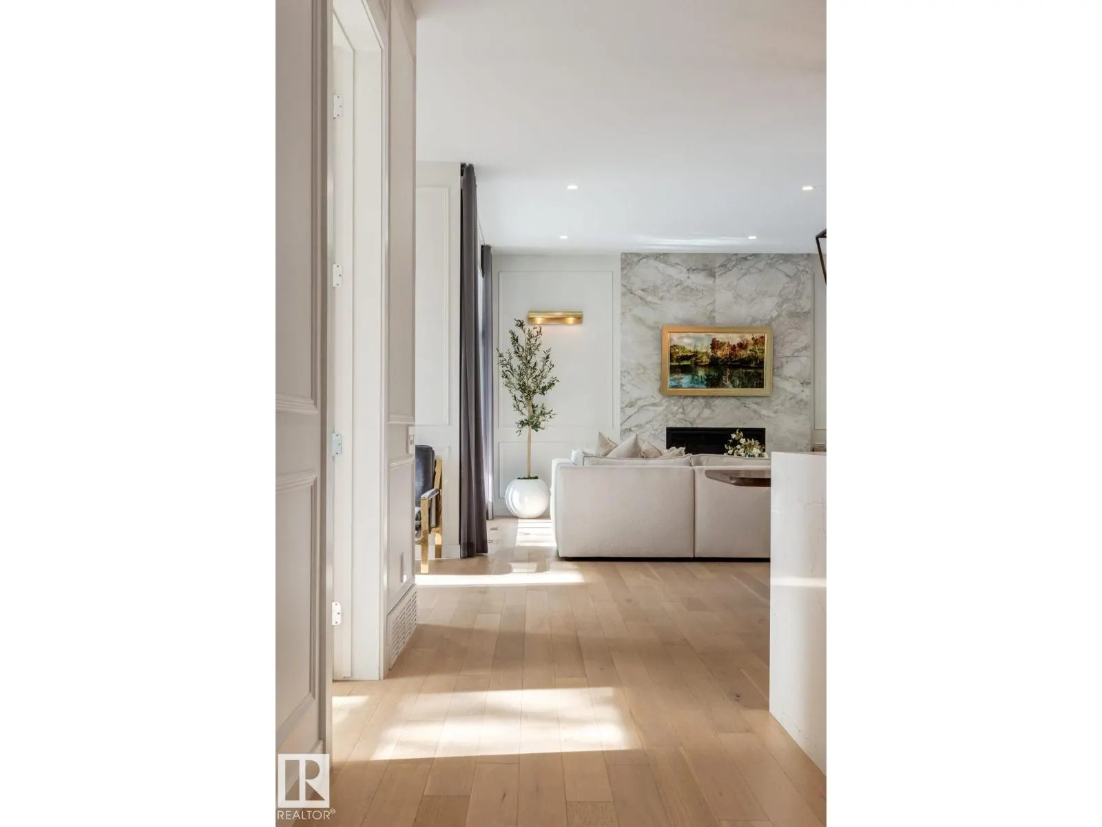 10979 122 ST NW