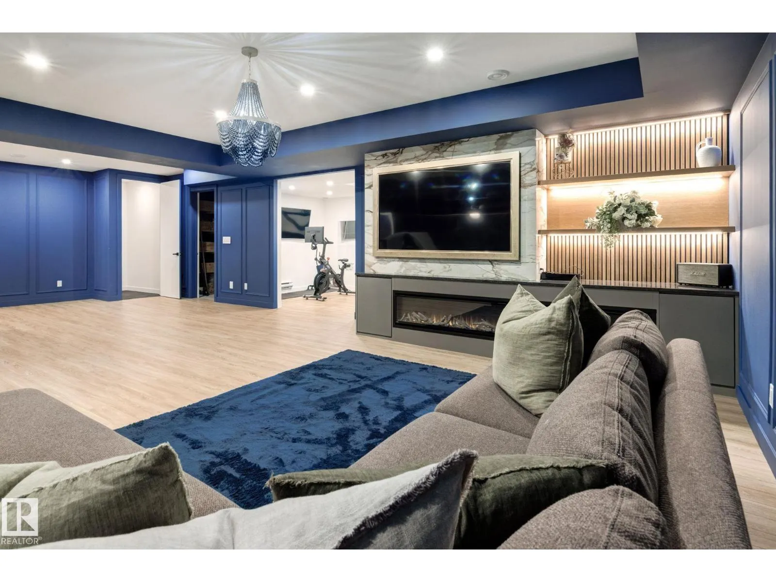 10979 122 ST NW