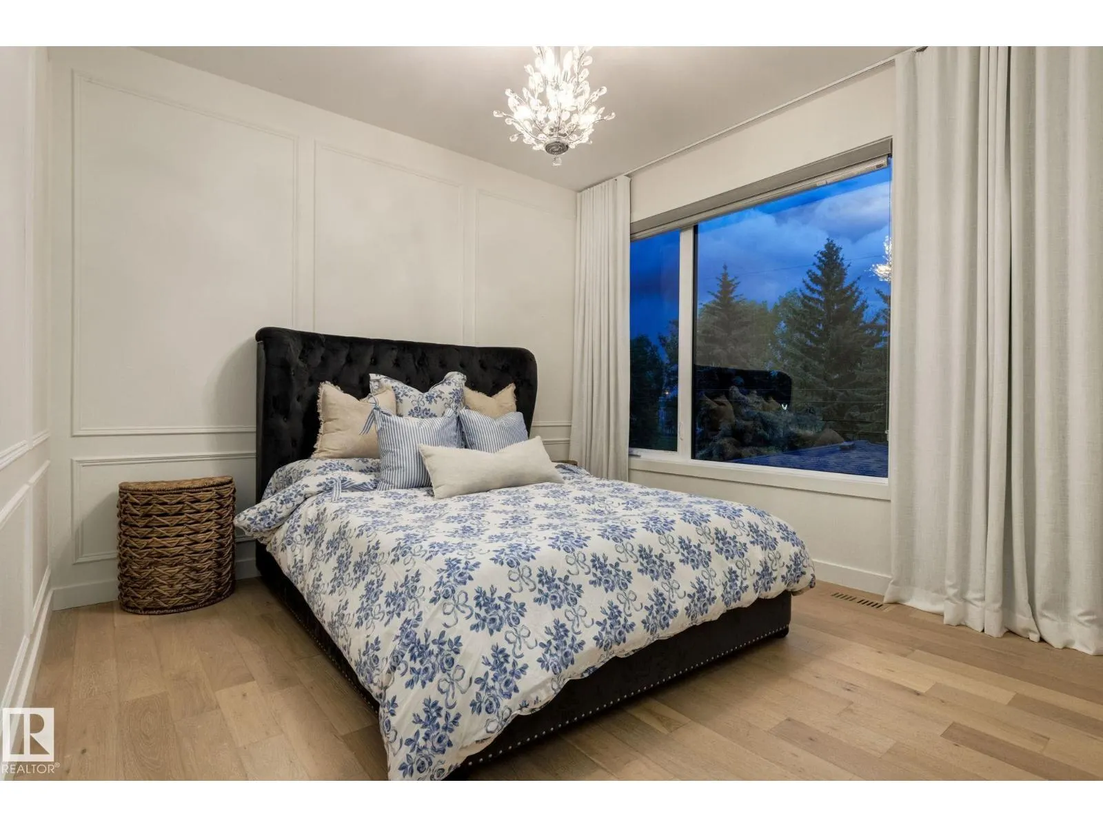 10979 122 ST NW
