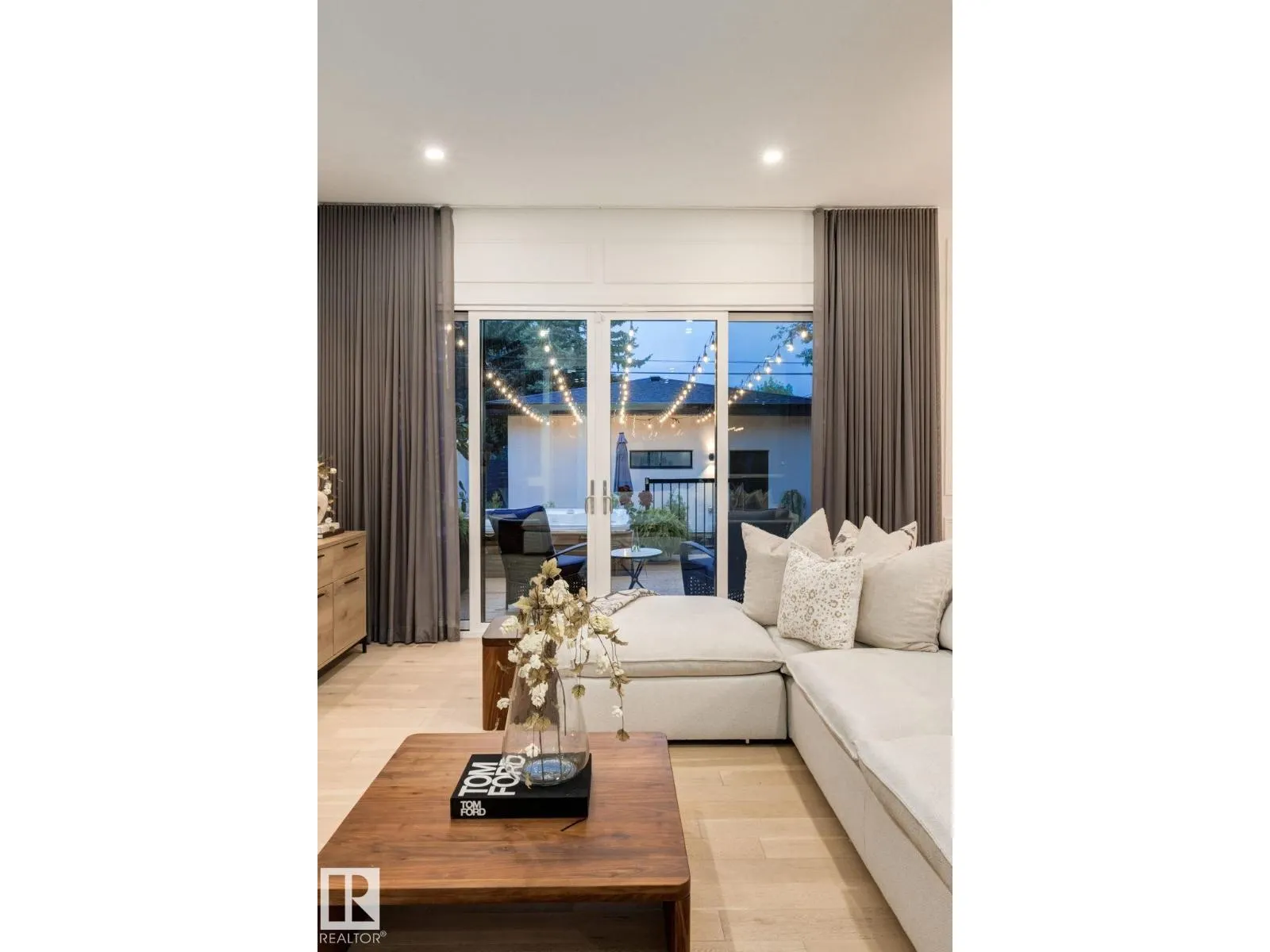 10979 122 ST NW