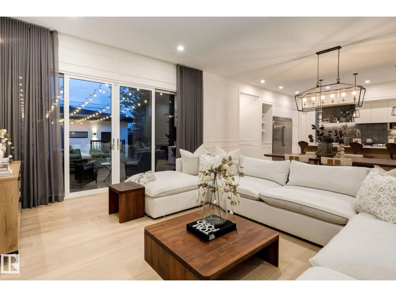 10979 122 ST NW