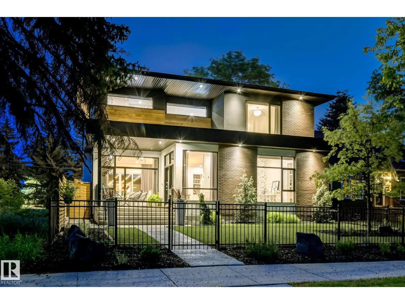 10979 122 ST NW